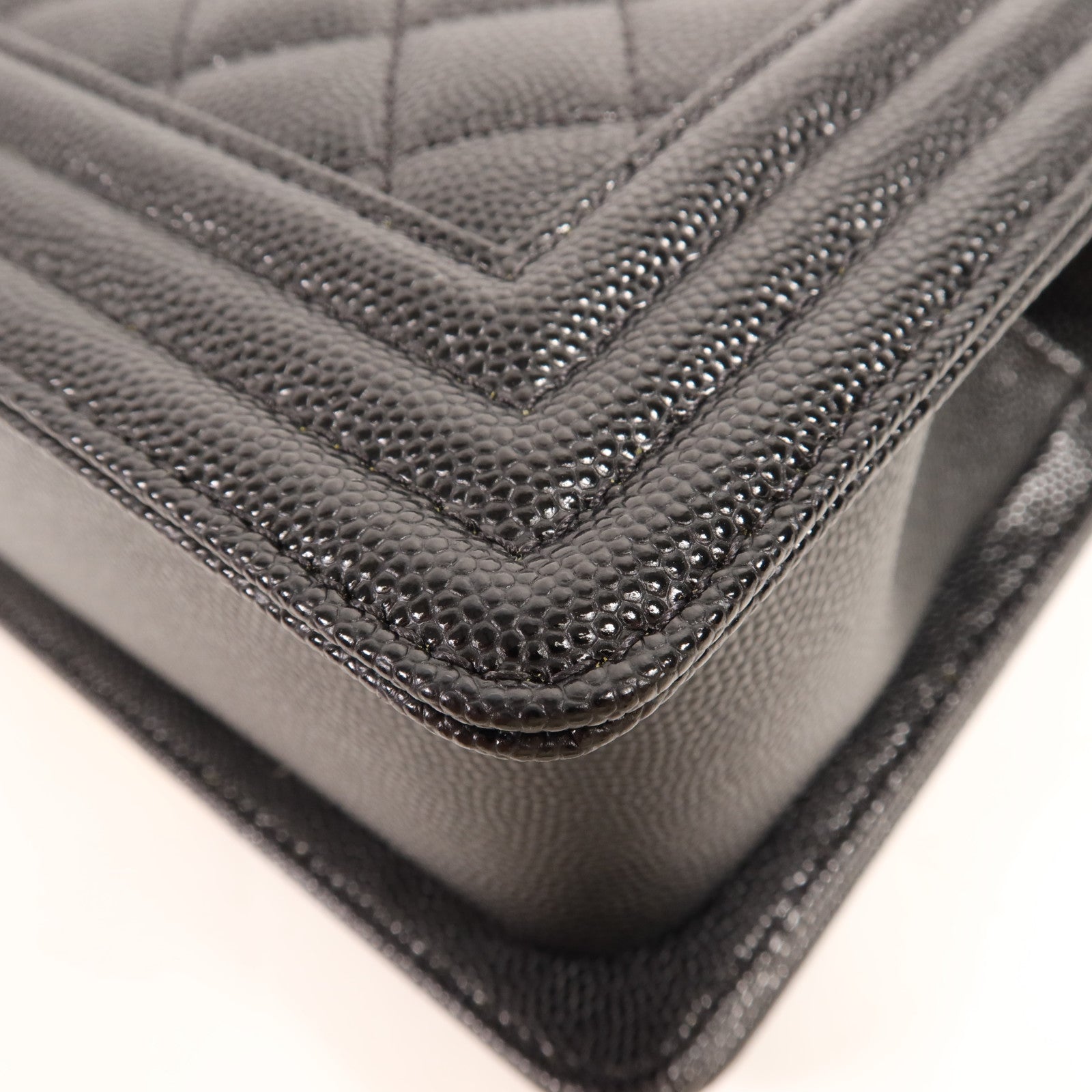 CHANEL 牛皮皮革Boy 20金扣鏈帶肩背袋