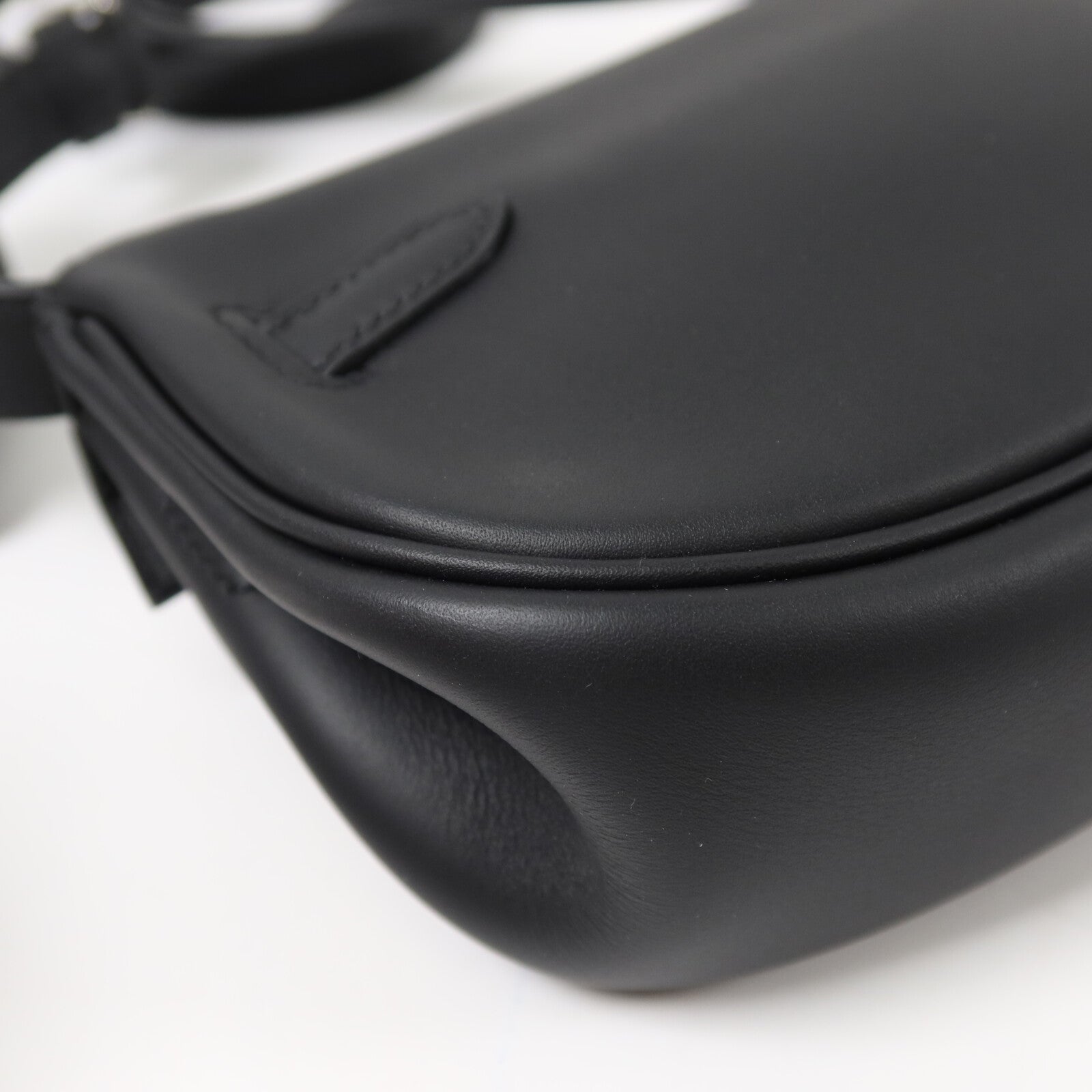 HERMES Swift皮革Kelly Moove肩背袋Noir