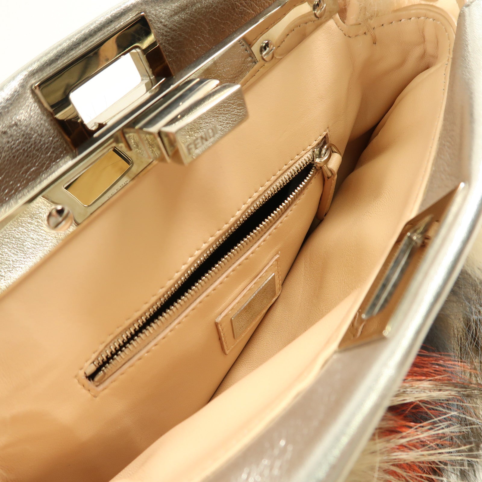 FENDI 狐狸毛Peekaboo S Size銀扣手挽肩背兩用袋