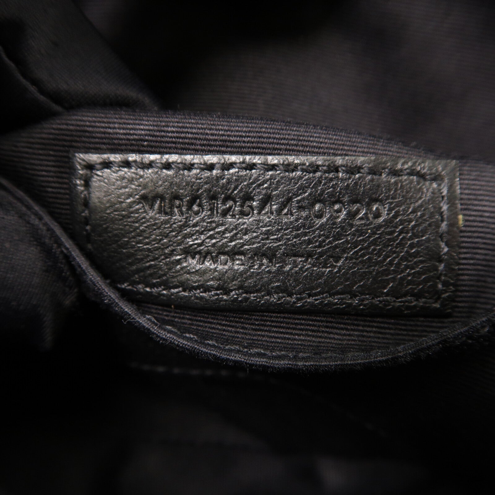 YVES SAINT LAURENT 牛皮皮革Lou Camera Bag肩背袋