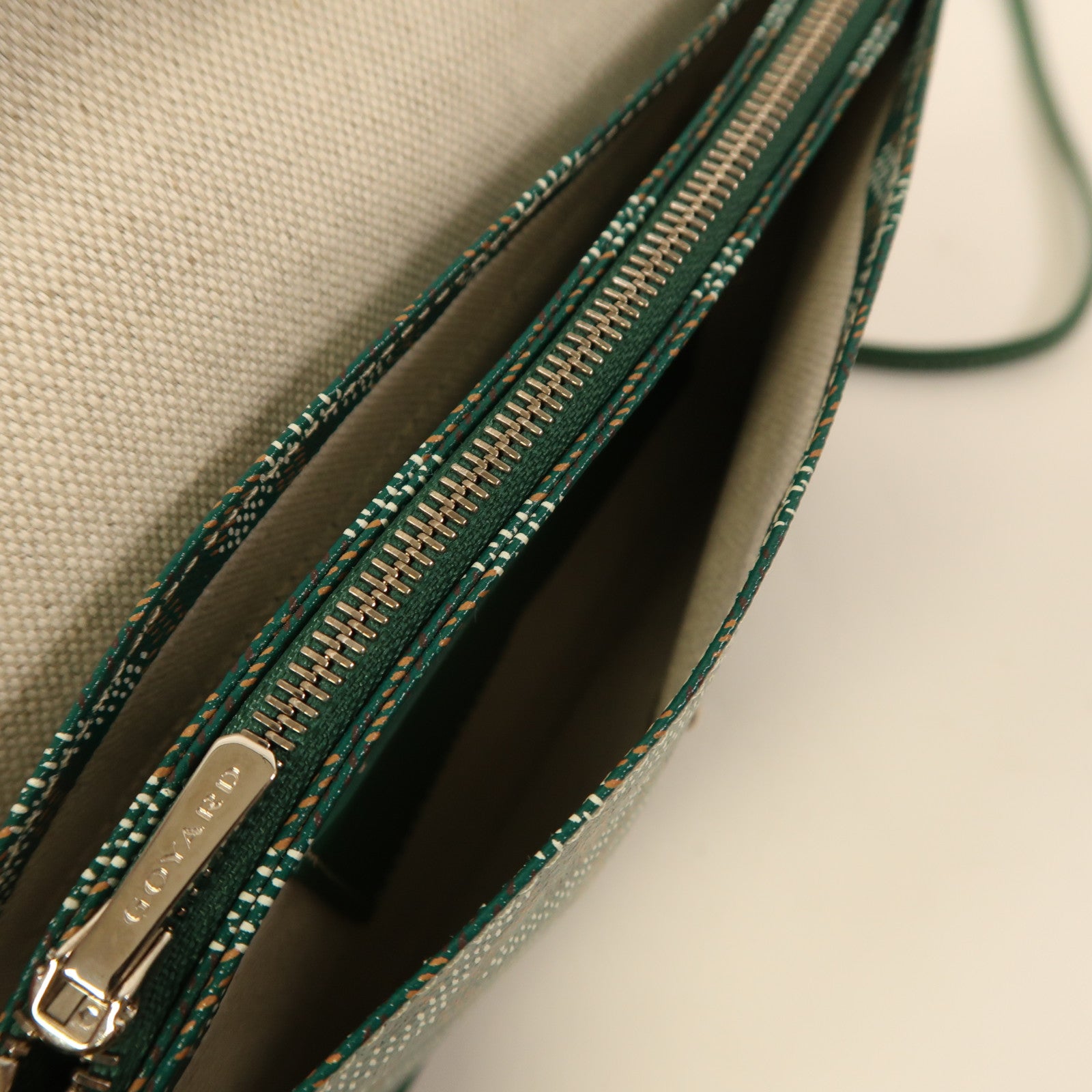 GOYARD 塗層帆布Plumet銀扣肩背袋綠色