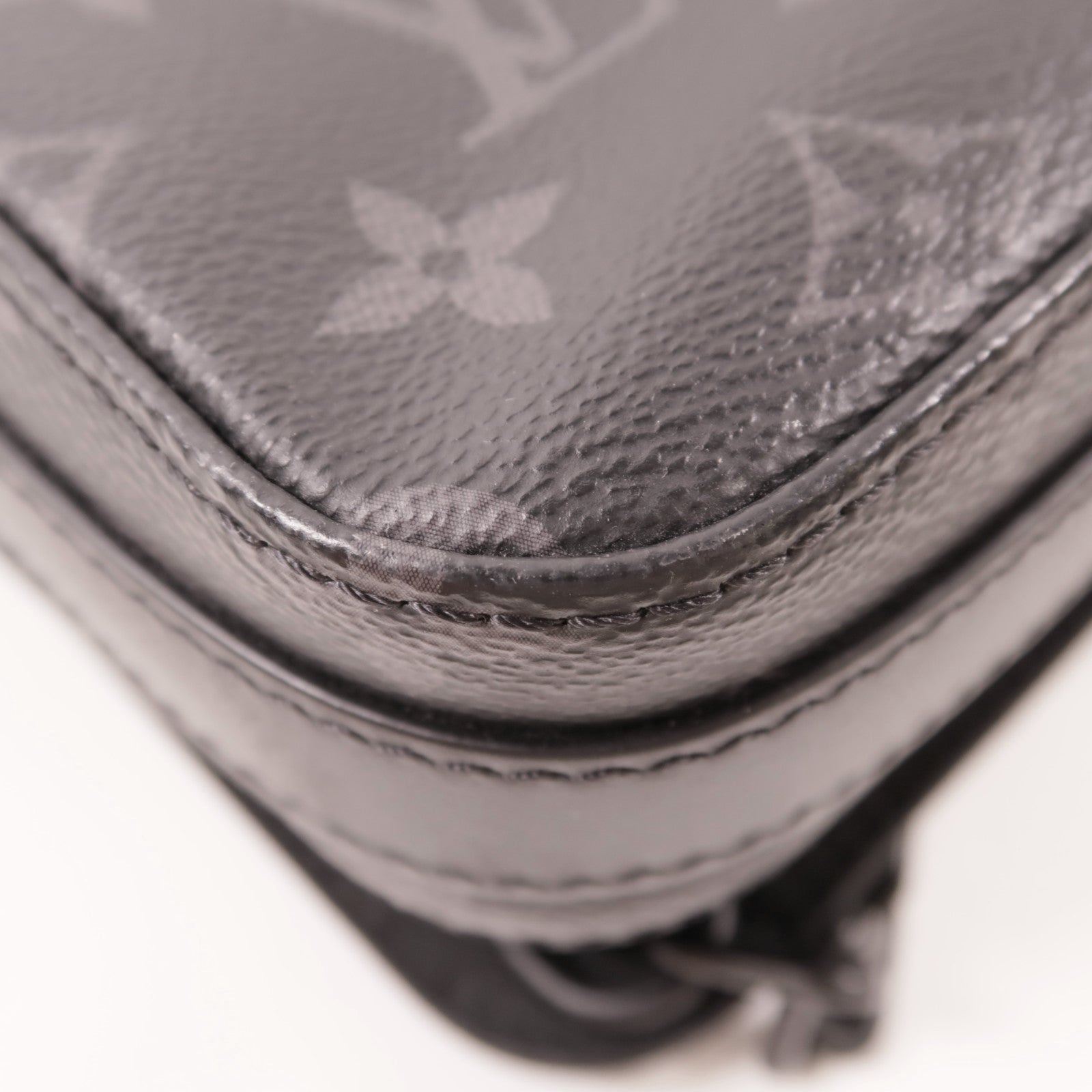 LOUIS VUITTON Monogram Eclipse Steamer肩背袋黑色