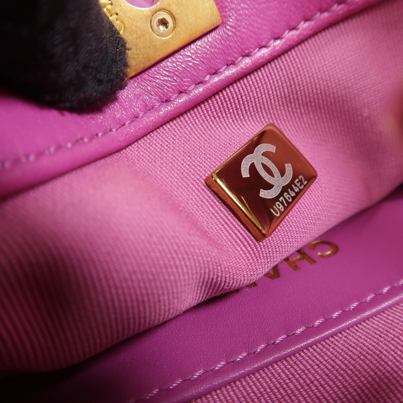 CHANEL 羊皮皮革Hobo Bag鏈帶肩背袋