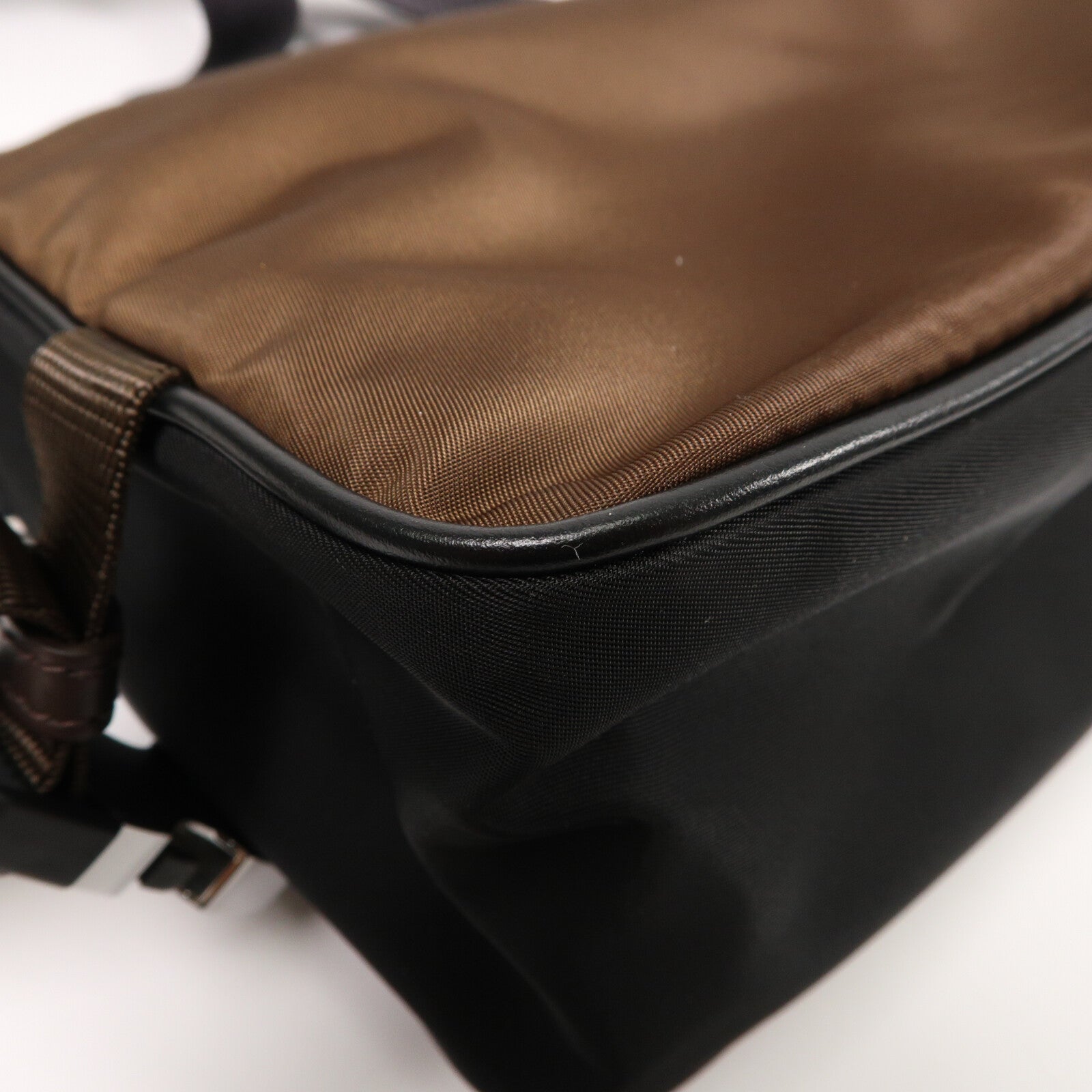 PRADA 尼龍Shoulder Bag(Re-Nylon)肩背袋