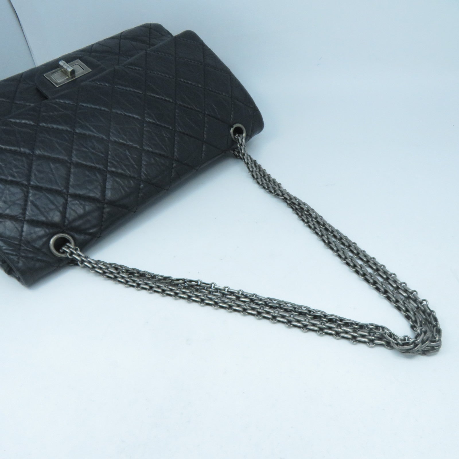 CHANEL 【激減優惠】菱格牛皮皮革2.55銀扣鏈帶肩背袋黑色