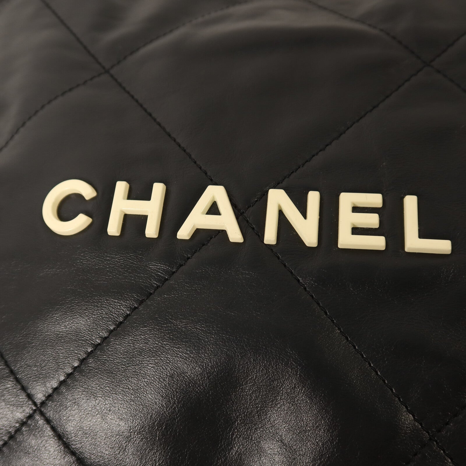 CHANEL 牛皮皮革Chanel 22 Small鏈帶肩背袋