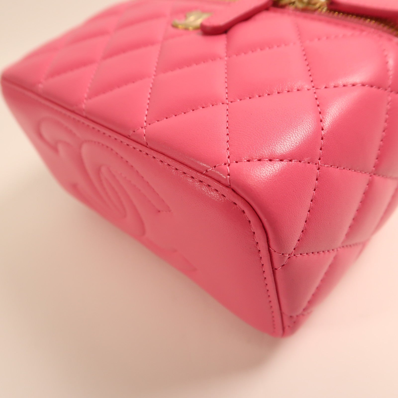 CHANEL 【激減優惠】羊皮皮革Vanity Case金扣鏈帶肩背袋