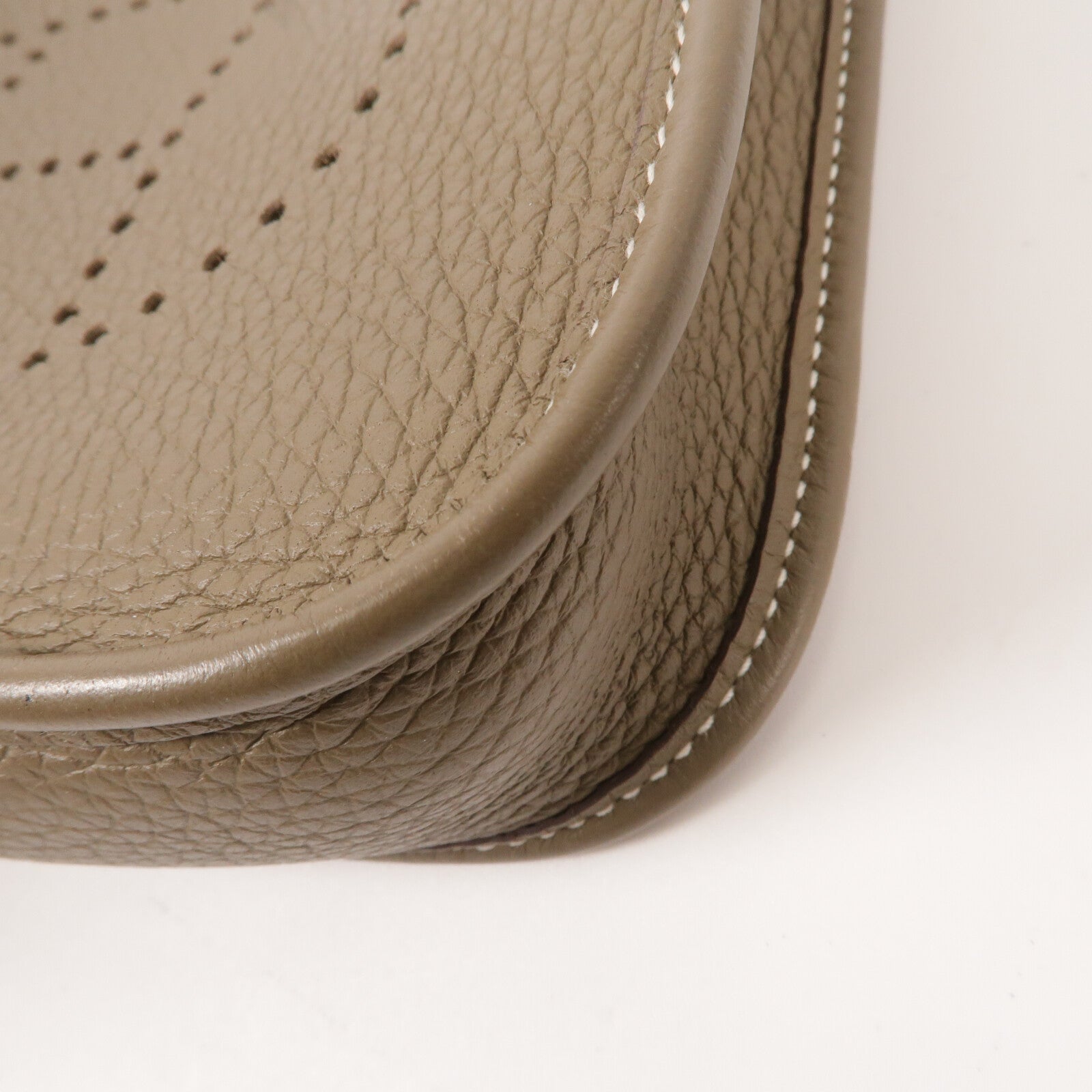 HERMES Clemence皮革Evelyne TPM肩背袋Etoupe