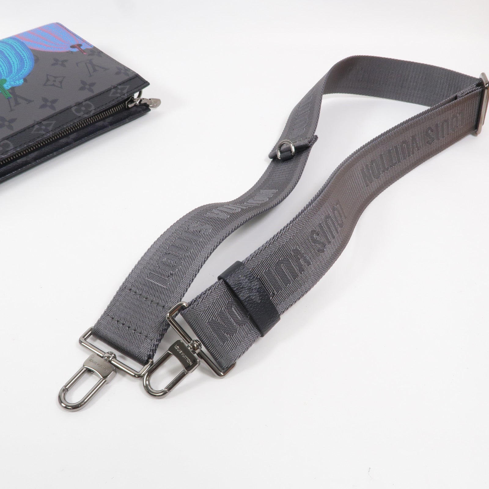LOUIS VUITTON Monogram Eclipse LVxYK Gaston肩背袋