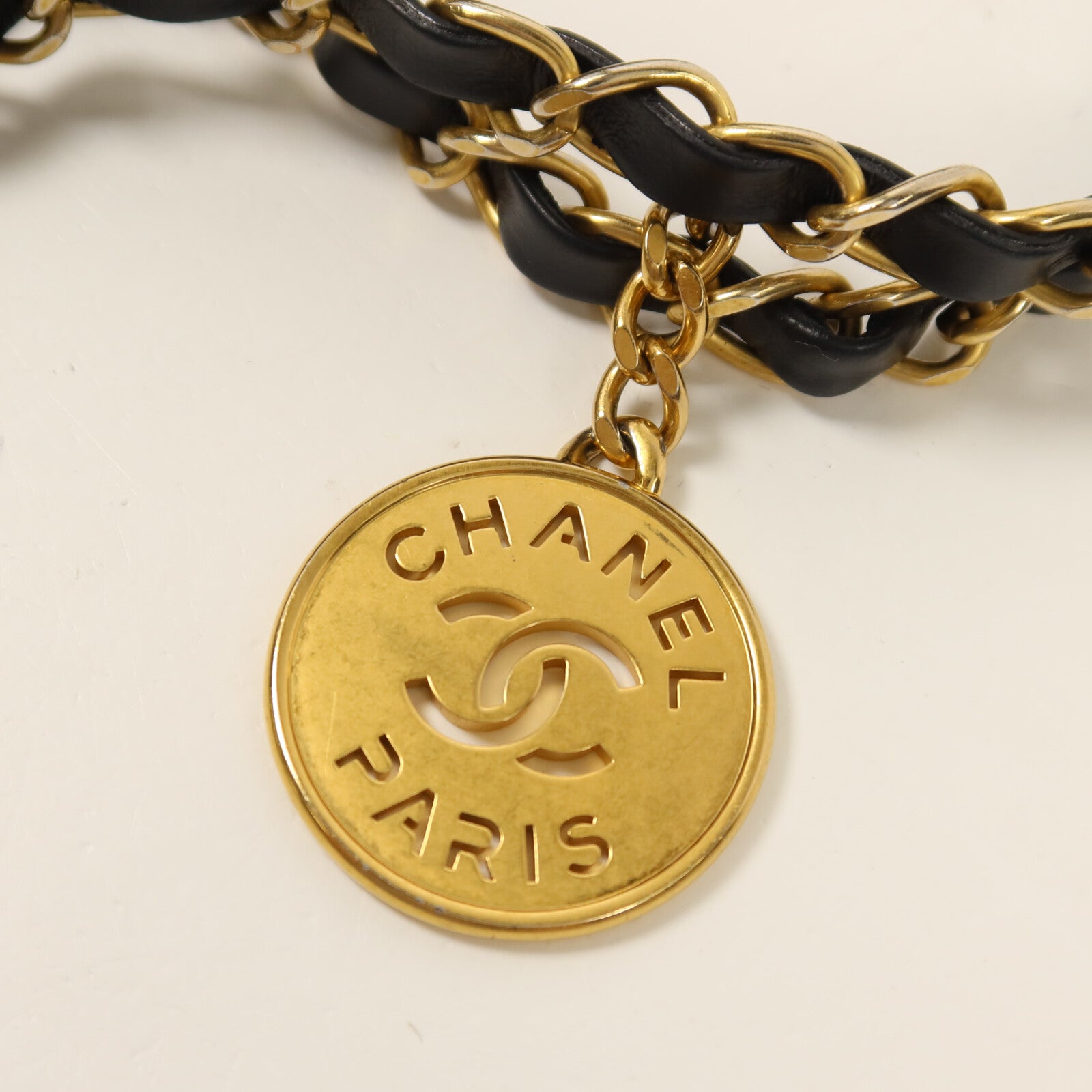 CHANEL 牛皮皮革Chanel 22 Small鏈帶肩背袋