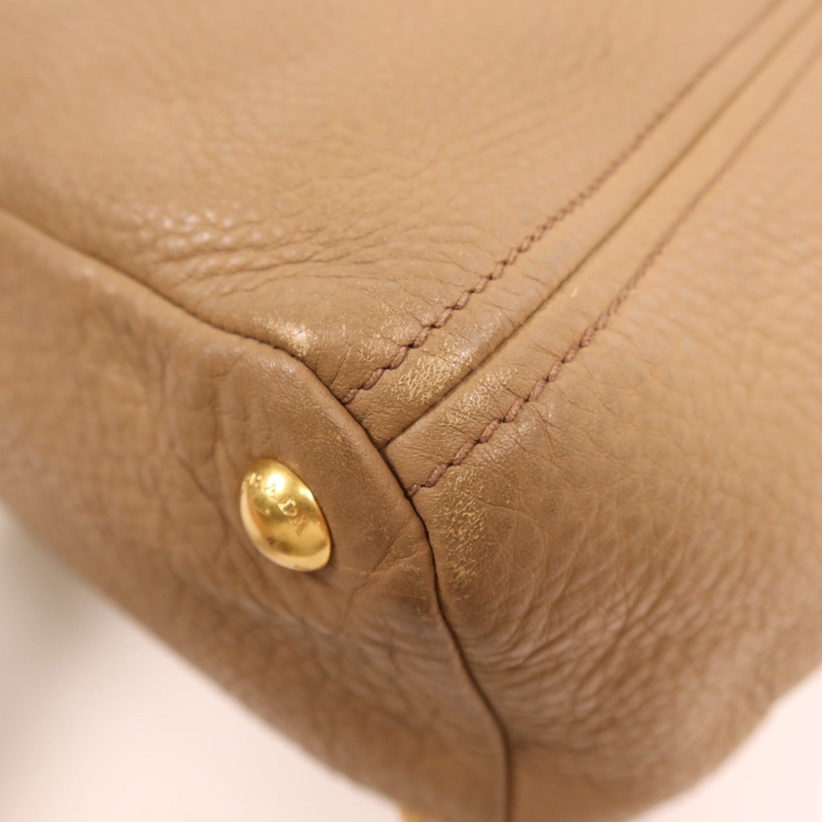 PRADA 牛皮皮革Shoulder Bag金扣肩背袋