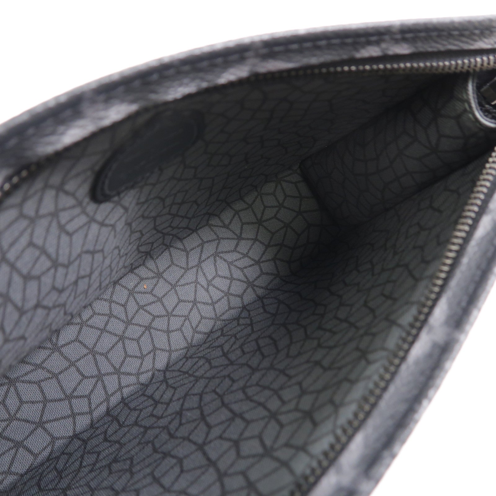 LOUIS VUITTON Monogram Eclipse LVxYK Gaston肩背袋