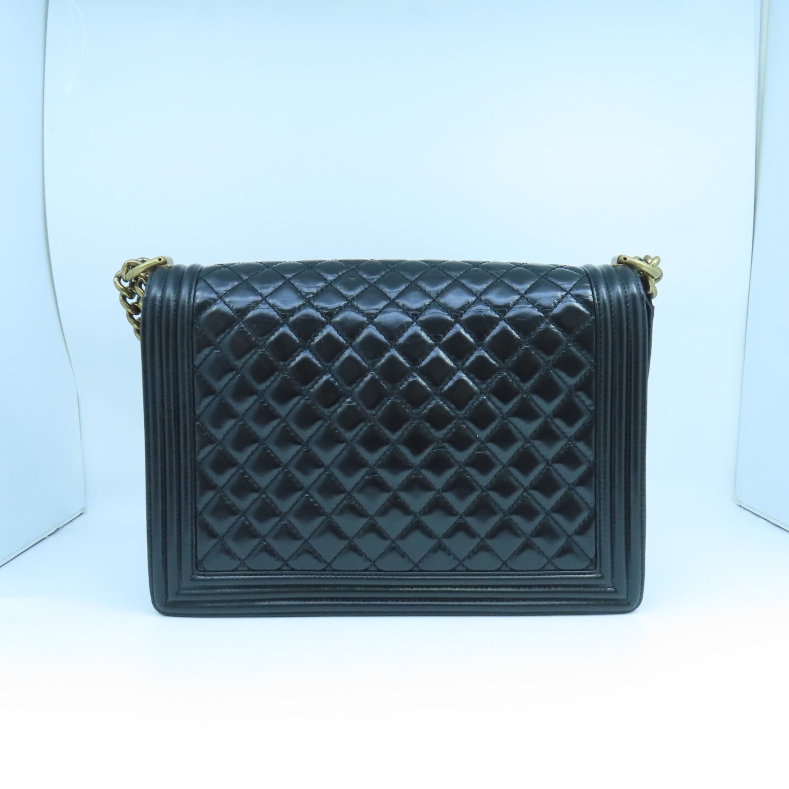 CHANEL 【清倉大減價】菱格牛皮皮革Boy 28cm金扣鏈帶肩背袋黑色