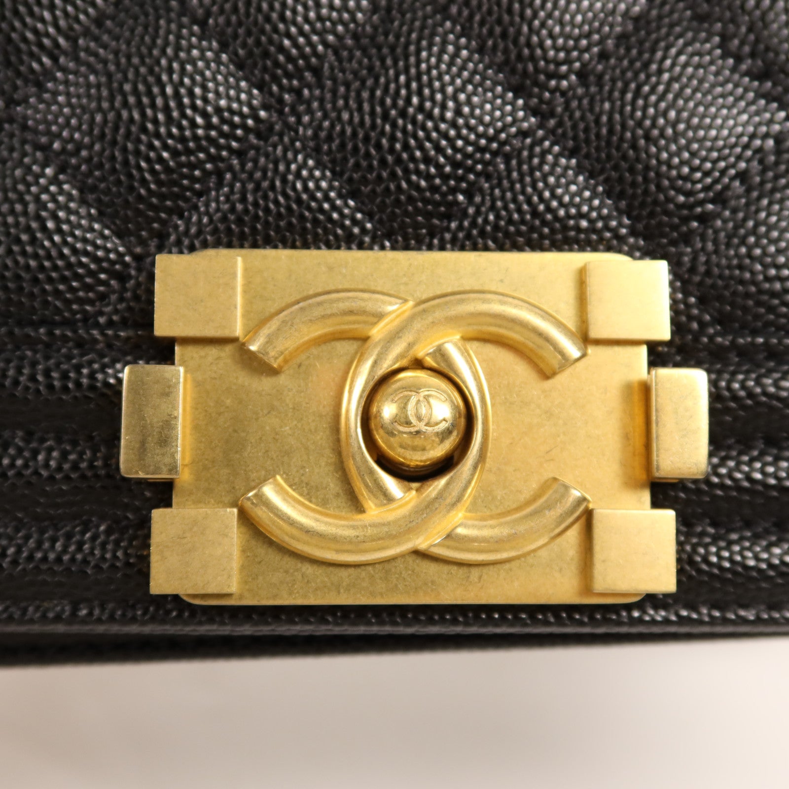 CHANEL 牛皮皮革Boy 20金扣鏈帶肩背袋