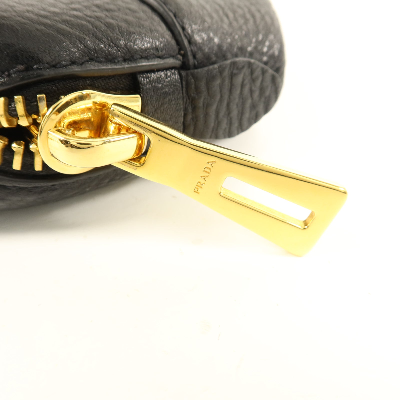 PRADA 牛皮皮革Shoulder Bag金扣肩背袋