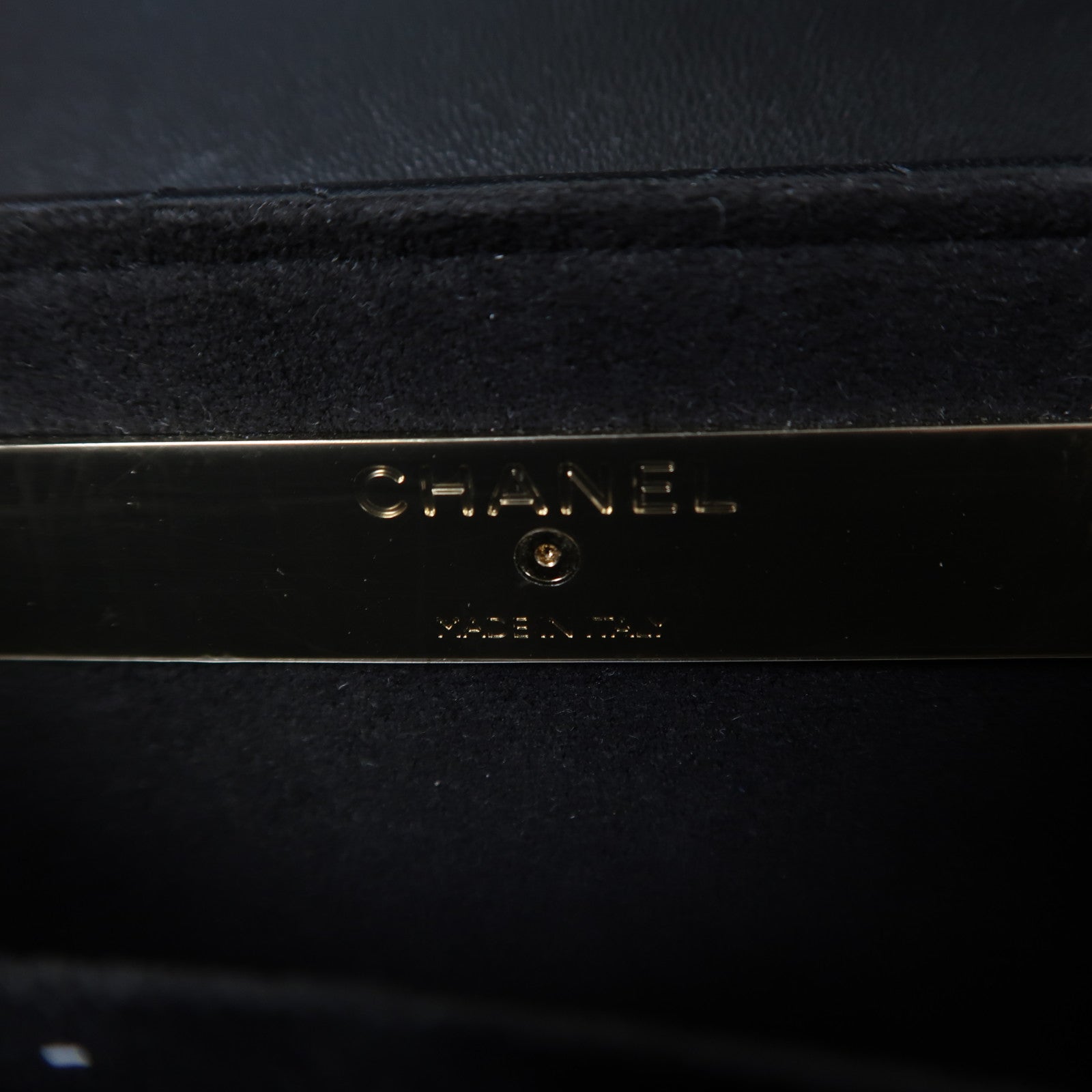 CHANEL 菱格牛皮皮革Chain Shoulder金扣鏈帶肩背袋黑色