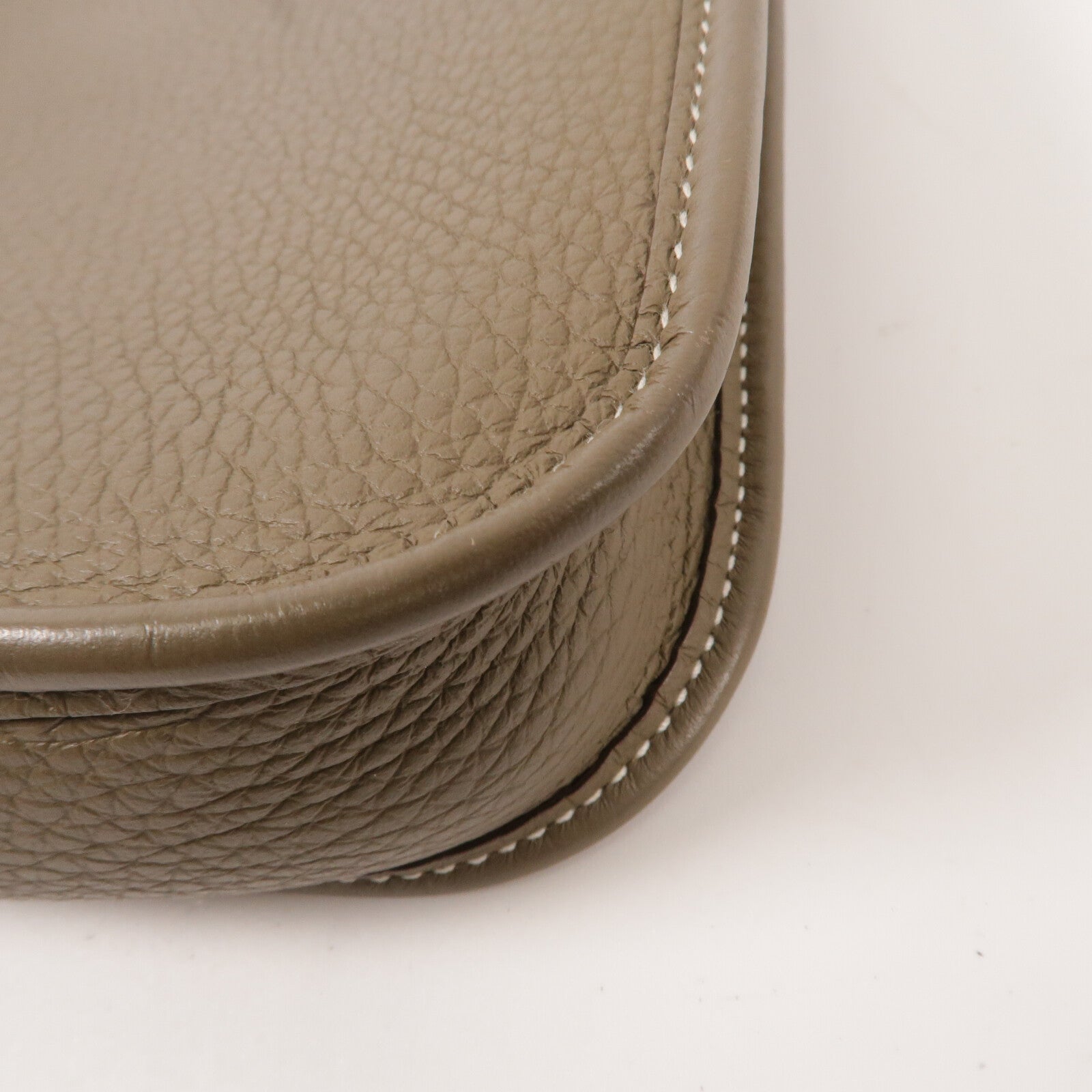 HERMES Clemence皮革Evelyne TPM肩背袋Etoupe