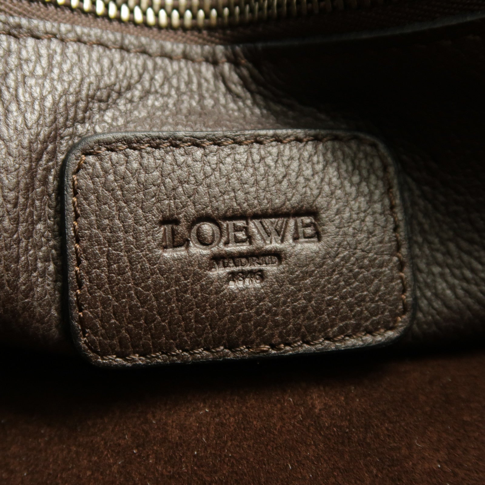 LOEWE 牛皮皮革Shoulder Bag銀扣肩背袋啡色