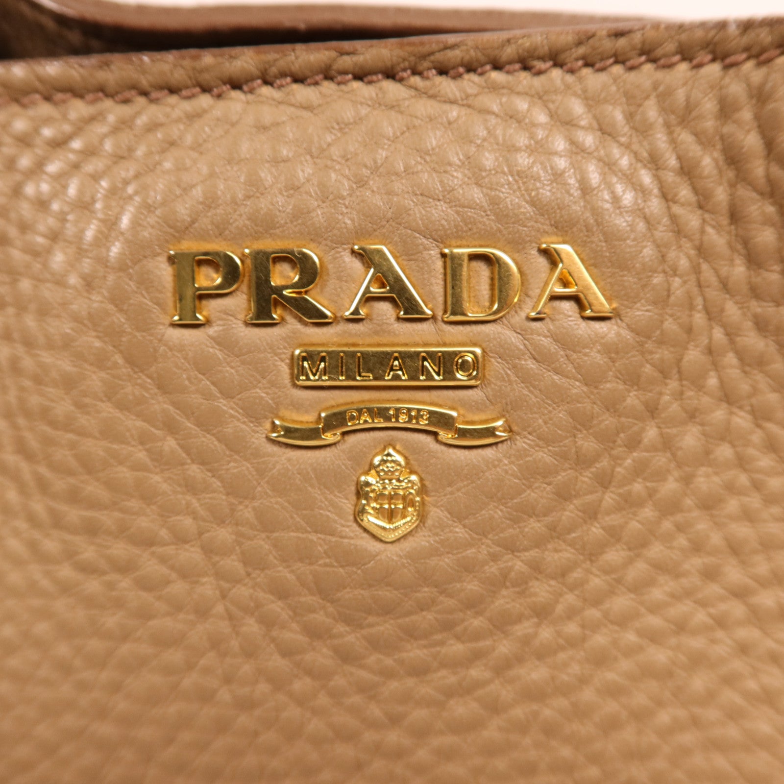 PRADA 牛皮皮革Shoulder Bag金扣肩背袋