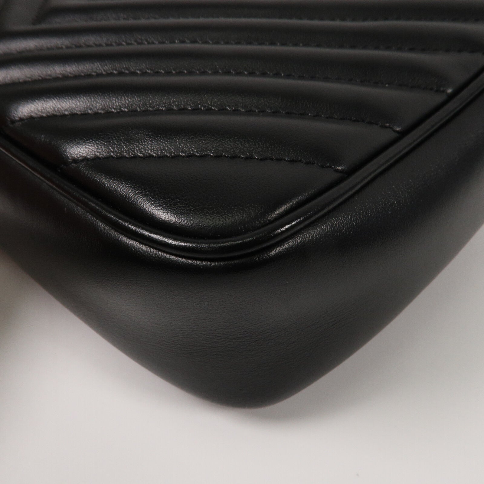 SAINT LAURENT 牛皮皮革Lou Camera肩背袋