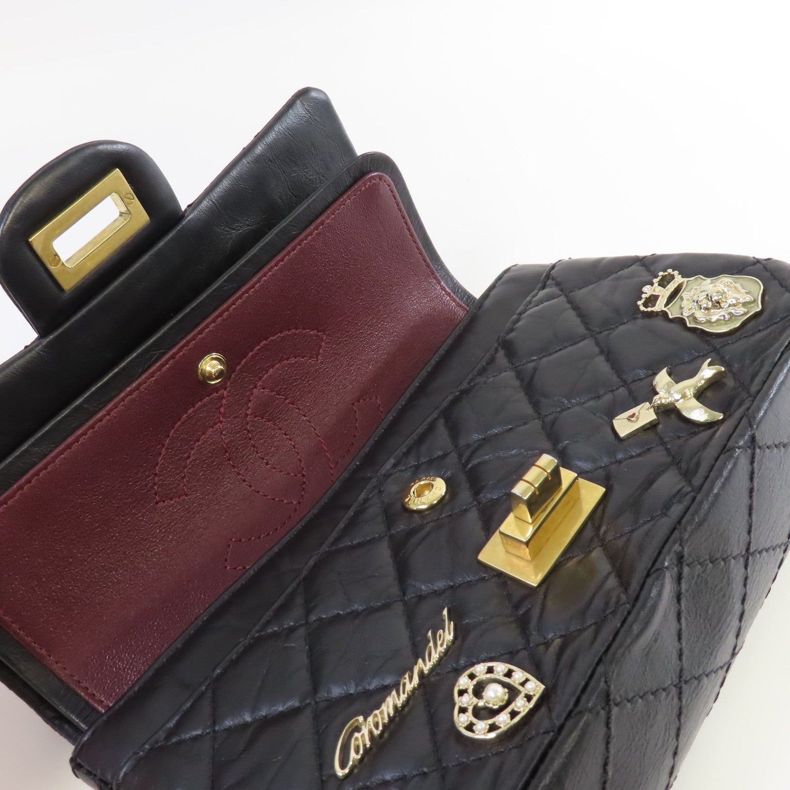 CHANEL 菱格牛皮皮革Lucky Charm 2.55 Chain Shoulder Bag金扣鏈帶肩背袋黑色