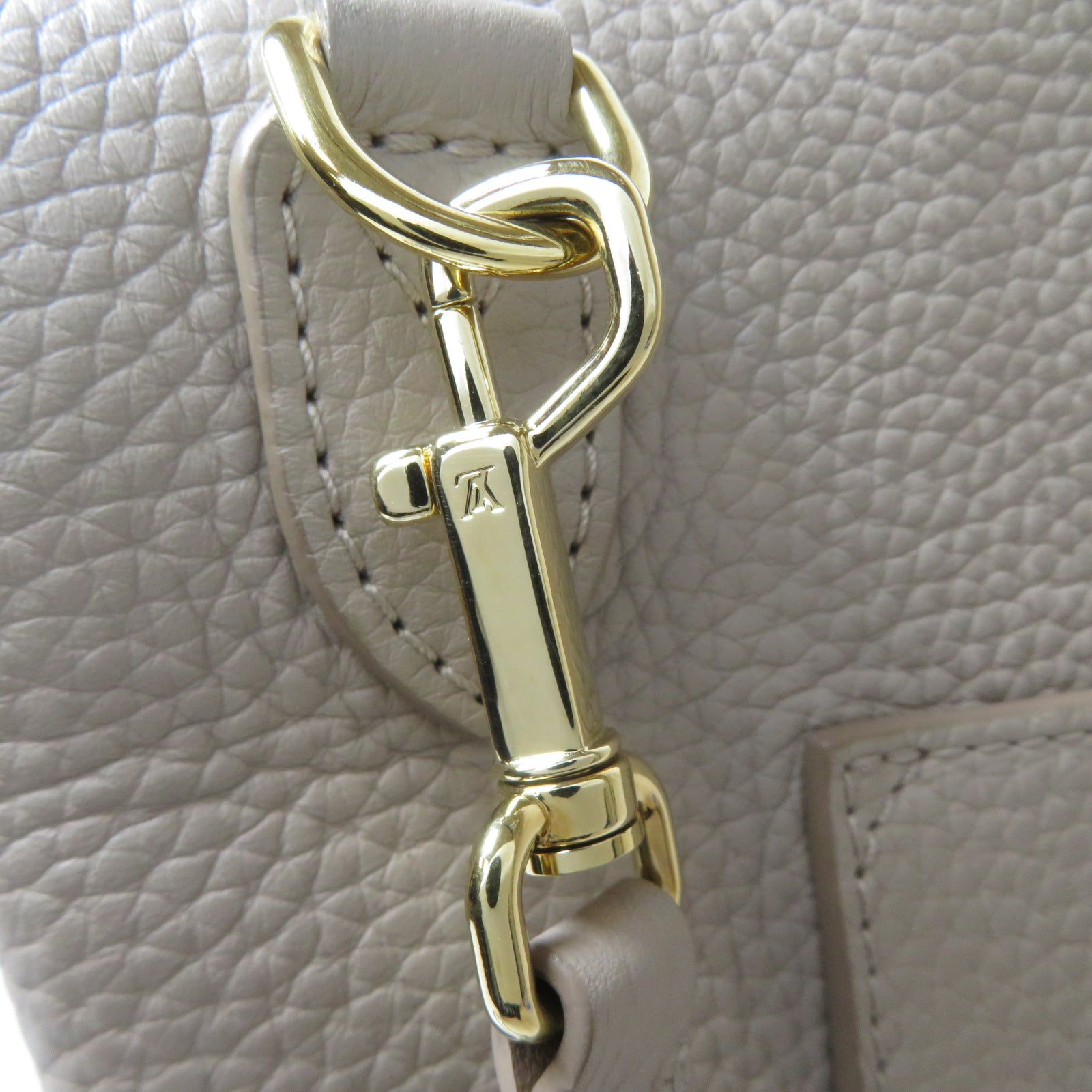 LOUIS VUITTON 【激減優惠】牛皮皮革Volta金扣手挽肩背兩用袋米色