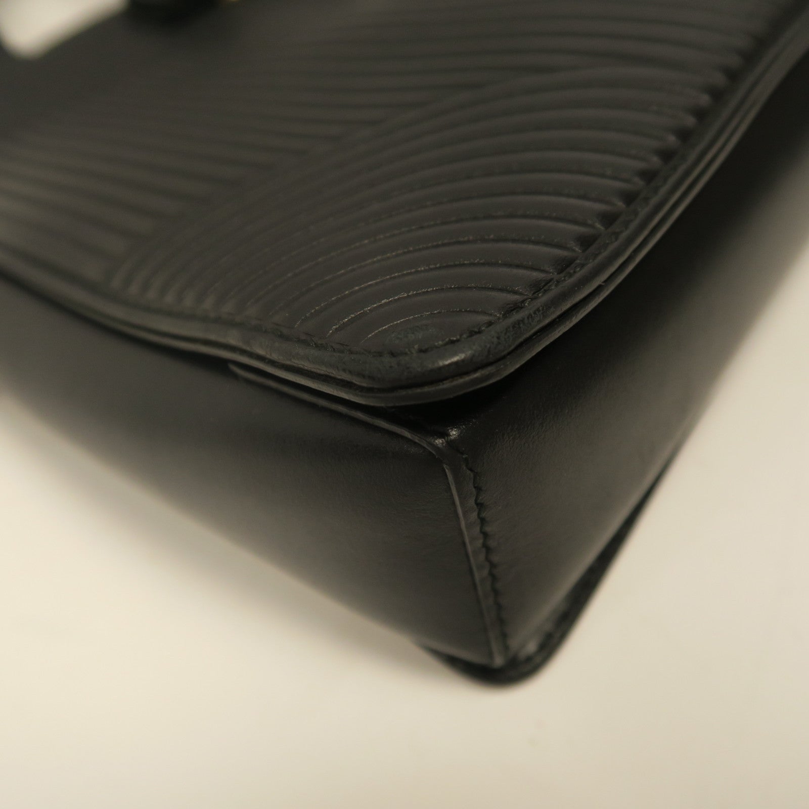 Salvatore Ferragamo 【激減優惠】牛皮皮革Shoulder Bag金扣手挽肩背兩用袋黑色