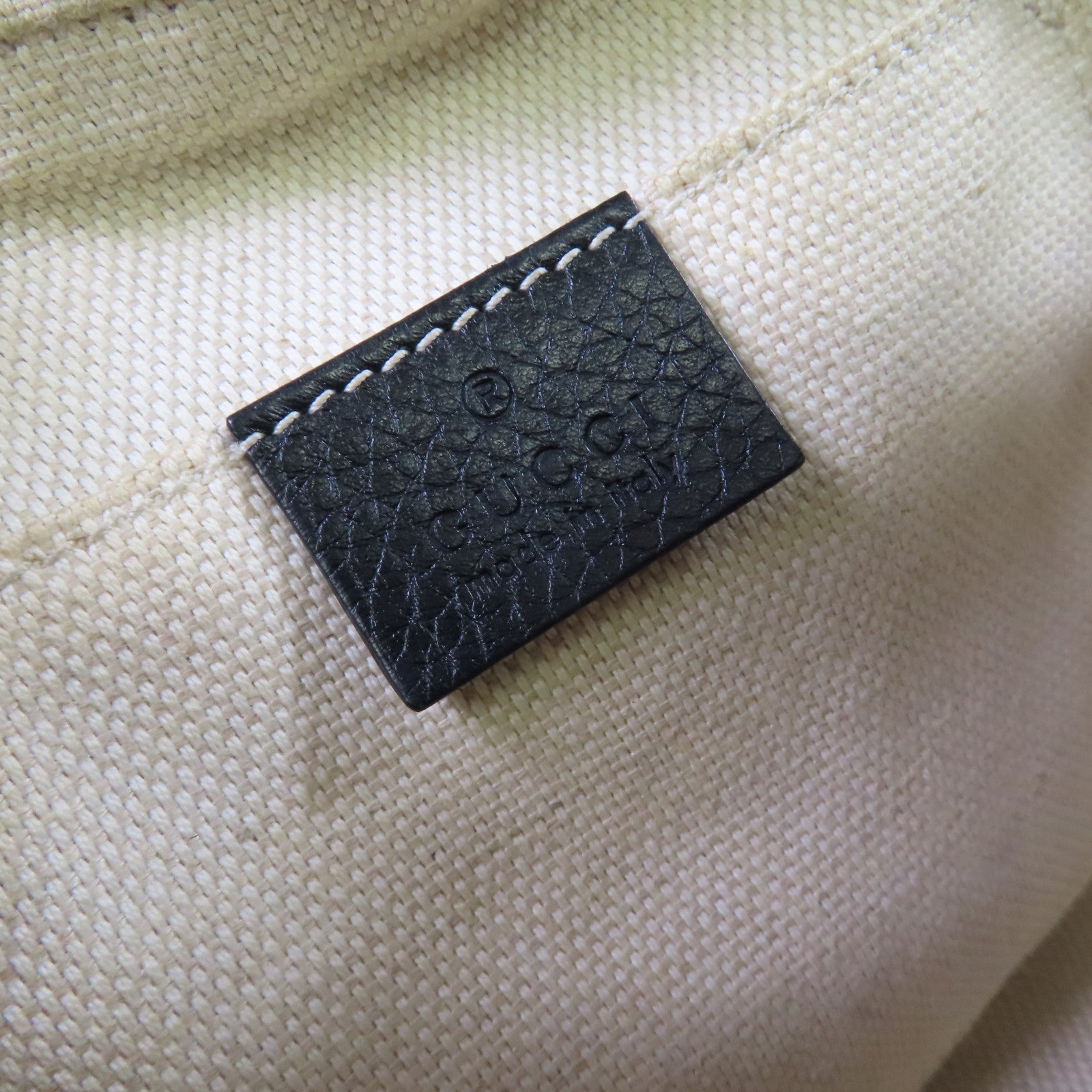 GUCCI 牛皮皮革Soho Small Disco Shoulder Bag金扣肩背袋黑色