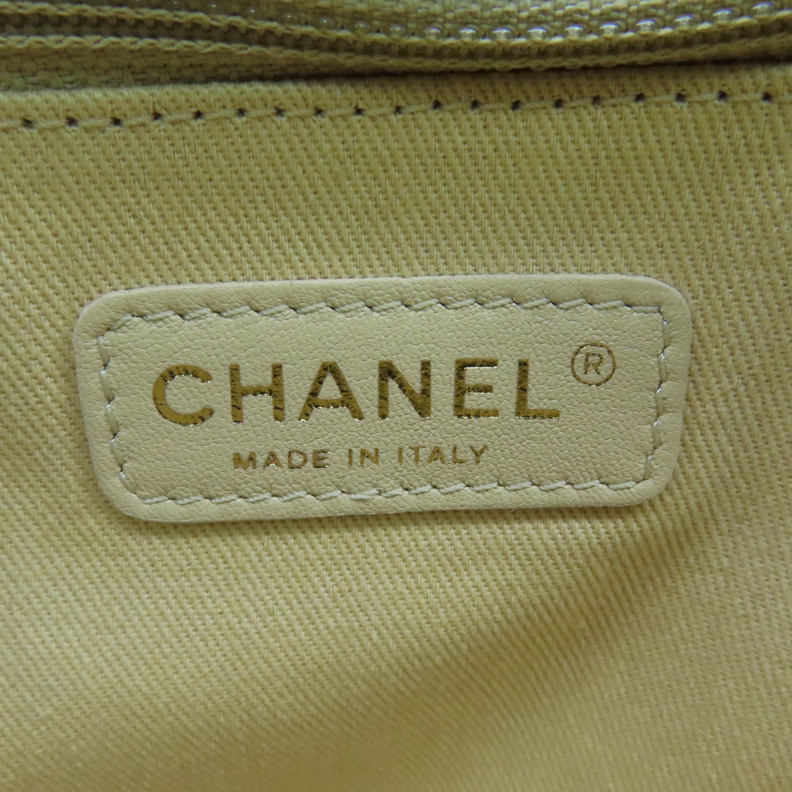 CHANEL 【清倉大減價】菱格牛皮皮革Boy 28cm金扣鏈帶肩背袋黑色