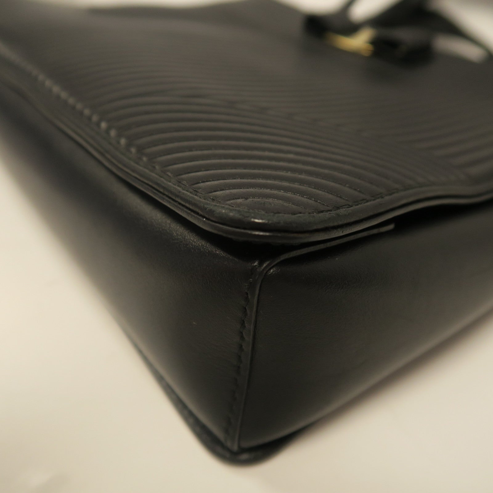 Salvatore Ferragamo 【激減優惠】牛皮皮革Shoulder Bag金扣手挽肩背兩用袋黑色