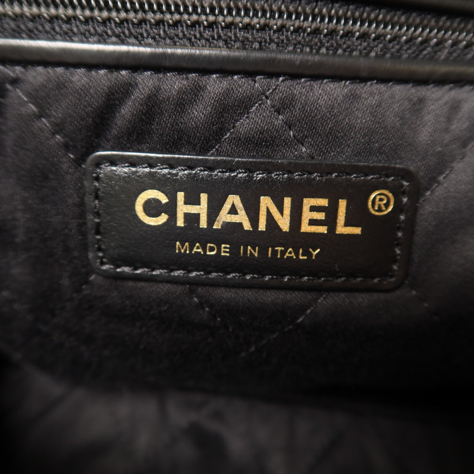 CHANEL 牛皮皮革Chanel 22 Small鏈帶肩背袋