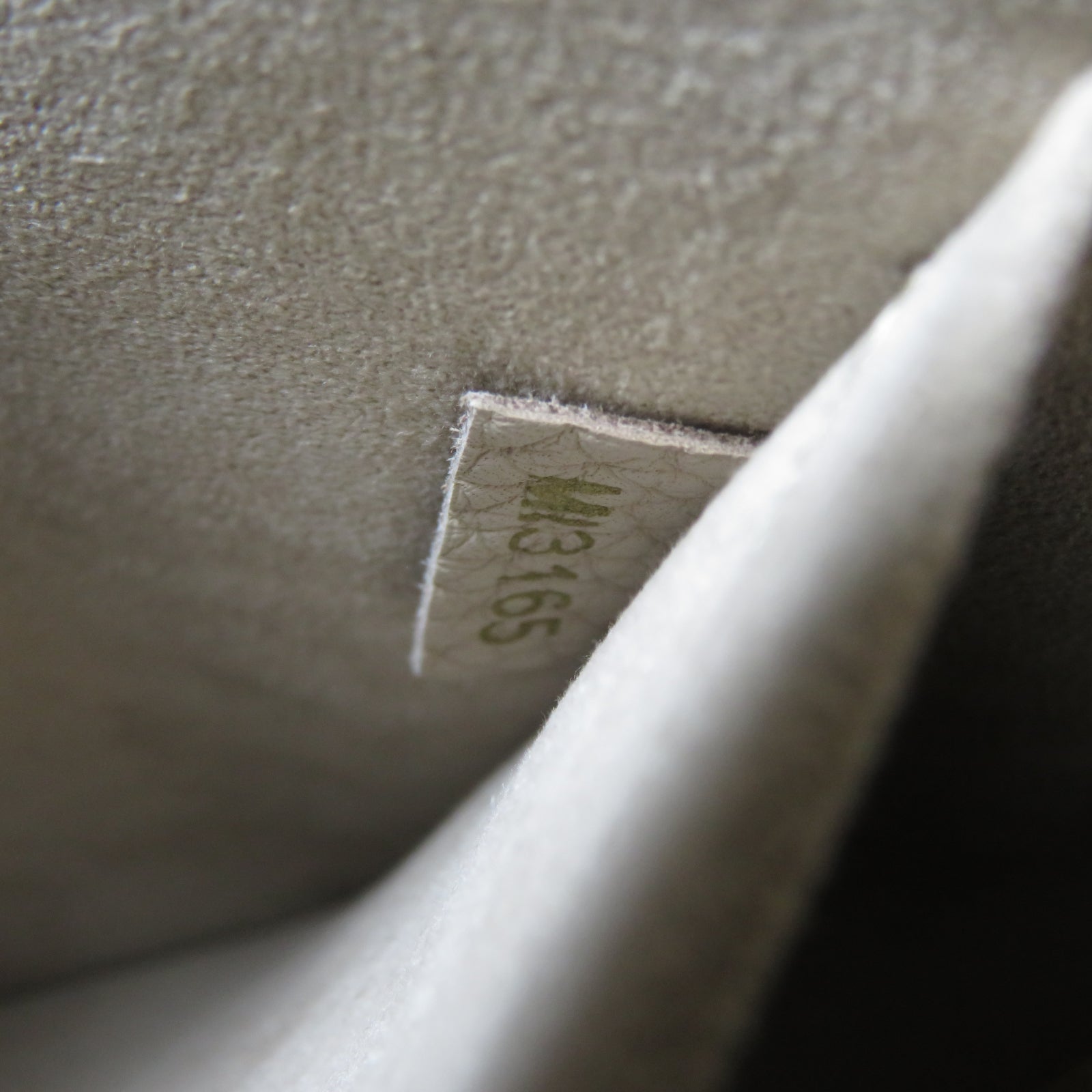 LOUIS VUITTON 【激減優惠】牛皮皮革Volta金扣手挽肩背兩用袋米色