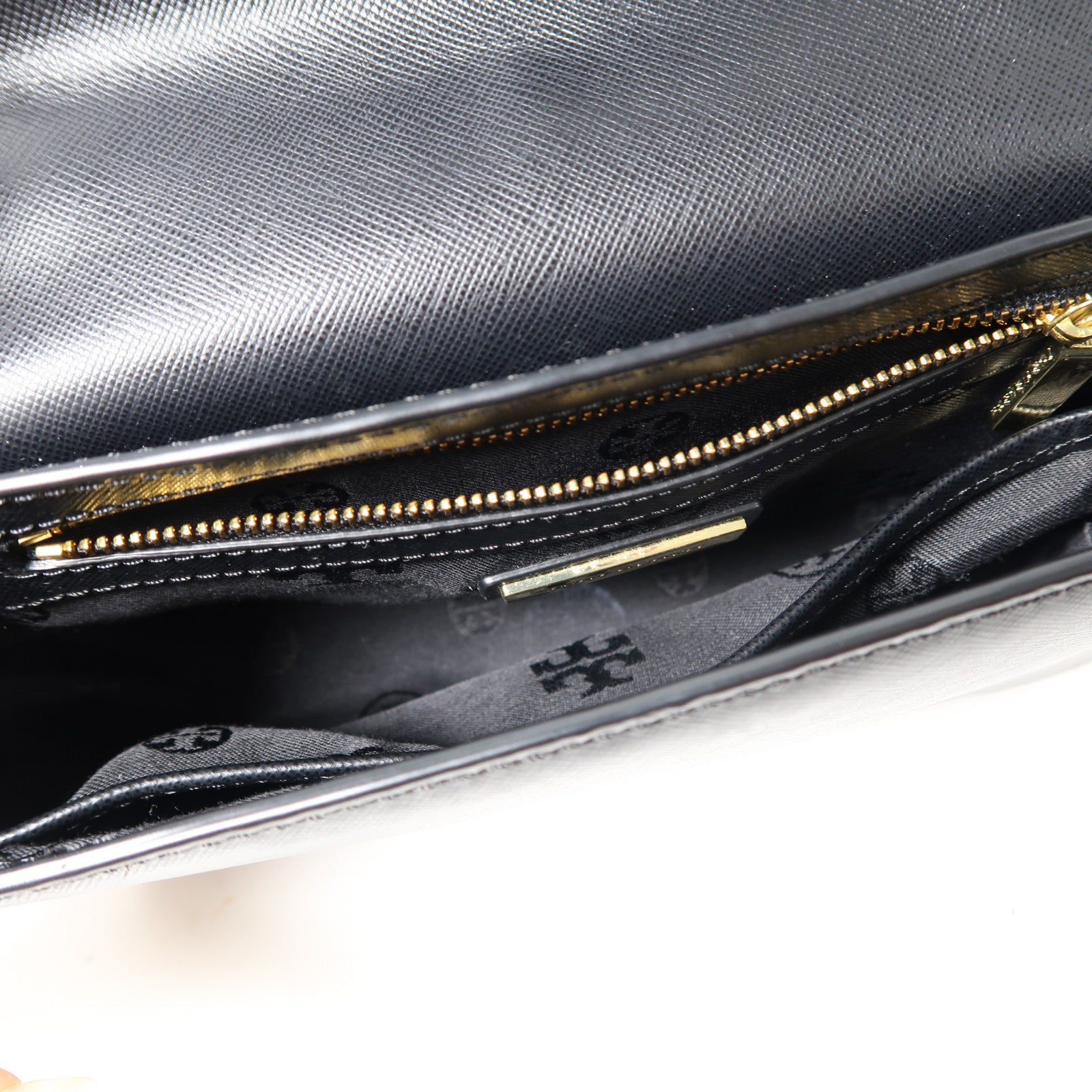 Tory Burch 皮革Chain Shoulder銀扣鏈帶肩背袋黑色