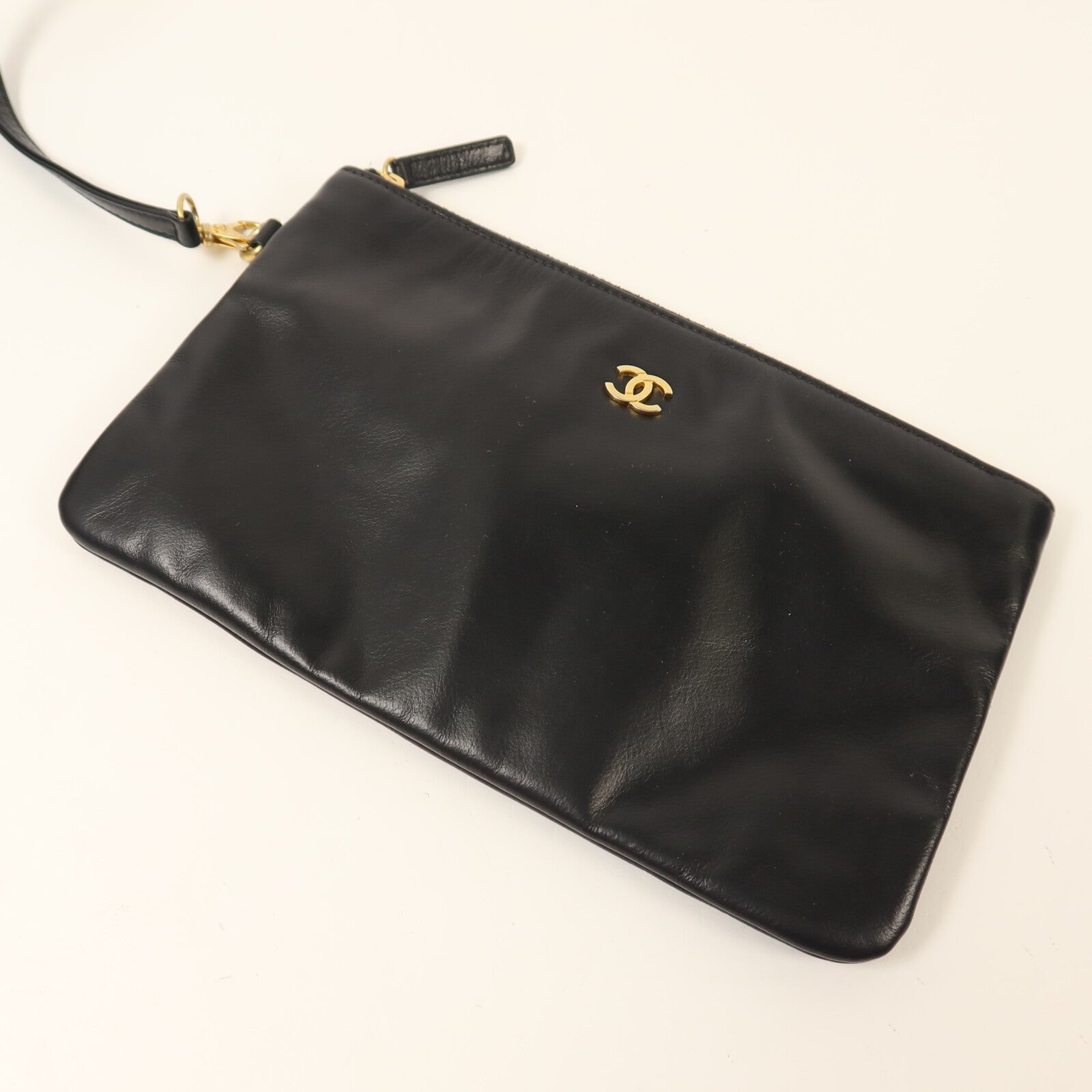 CHANEL 牛皮皮革Chanel 22 Small鏈帶肩背袋
