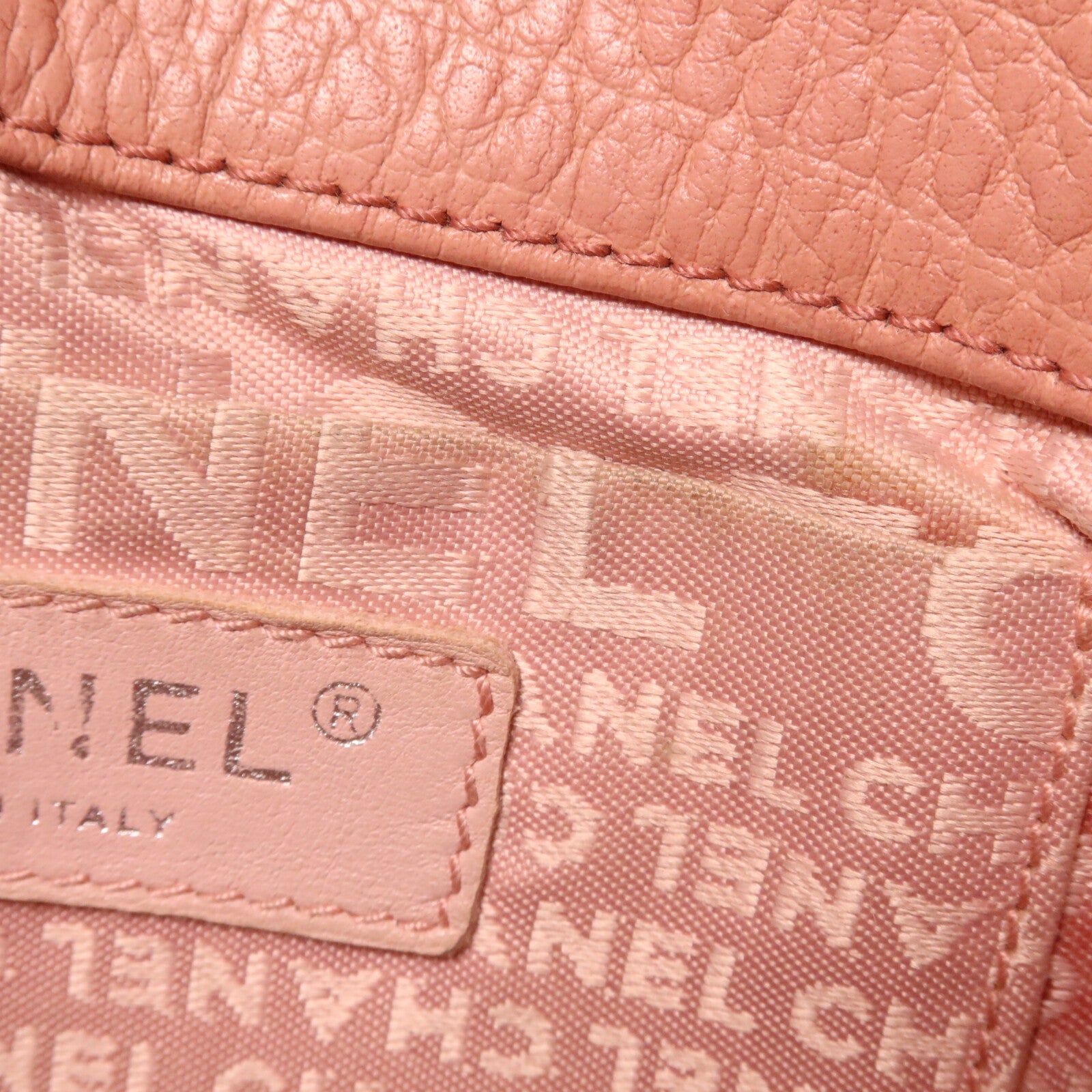 CHANEL 牛皮皮革Mademoiselle Lock鏈帶肩背袋