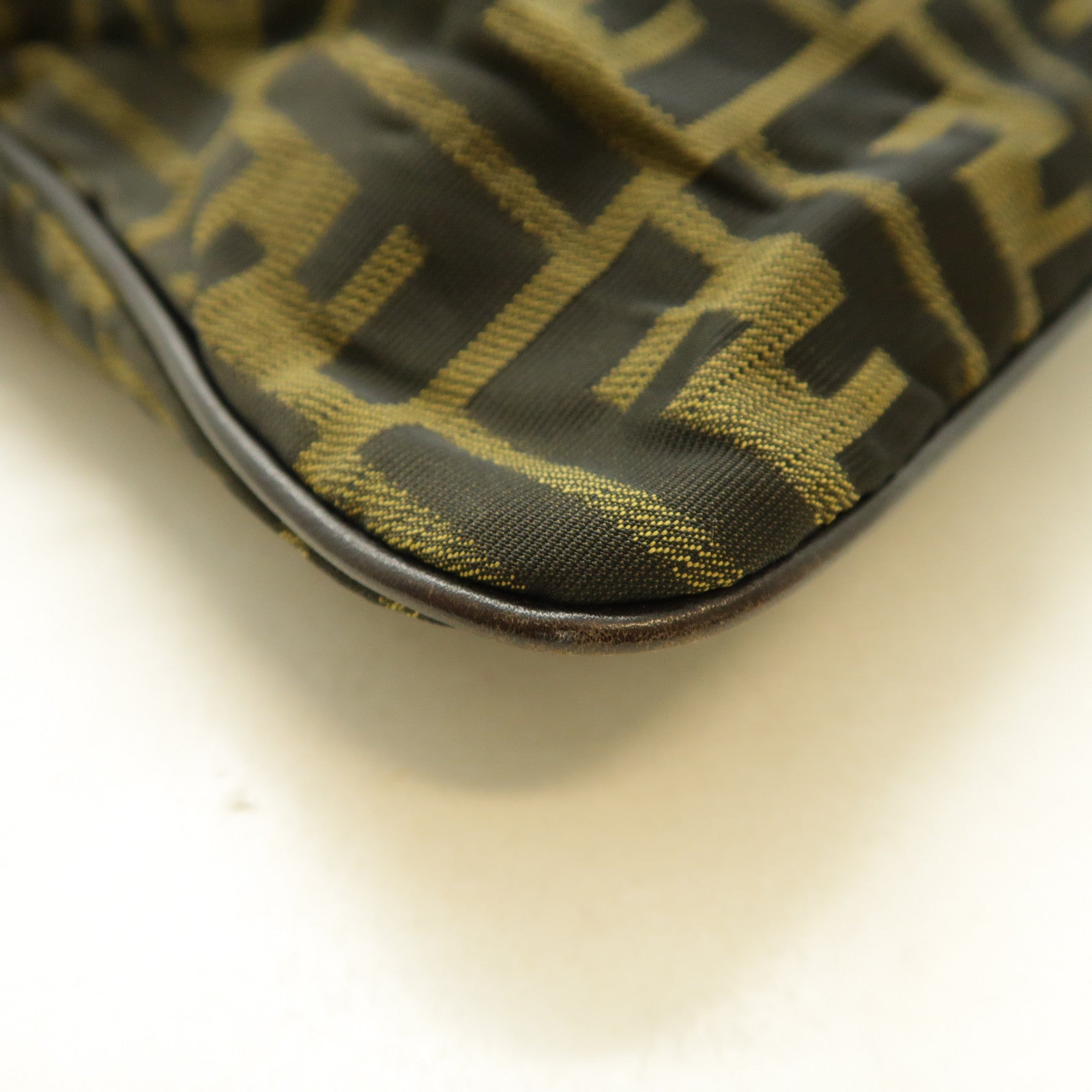 FENDI 帆布Shoulder Bag金扣肩背袋啡色
