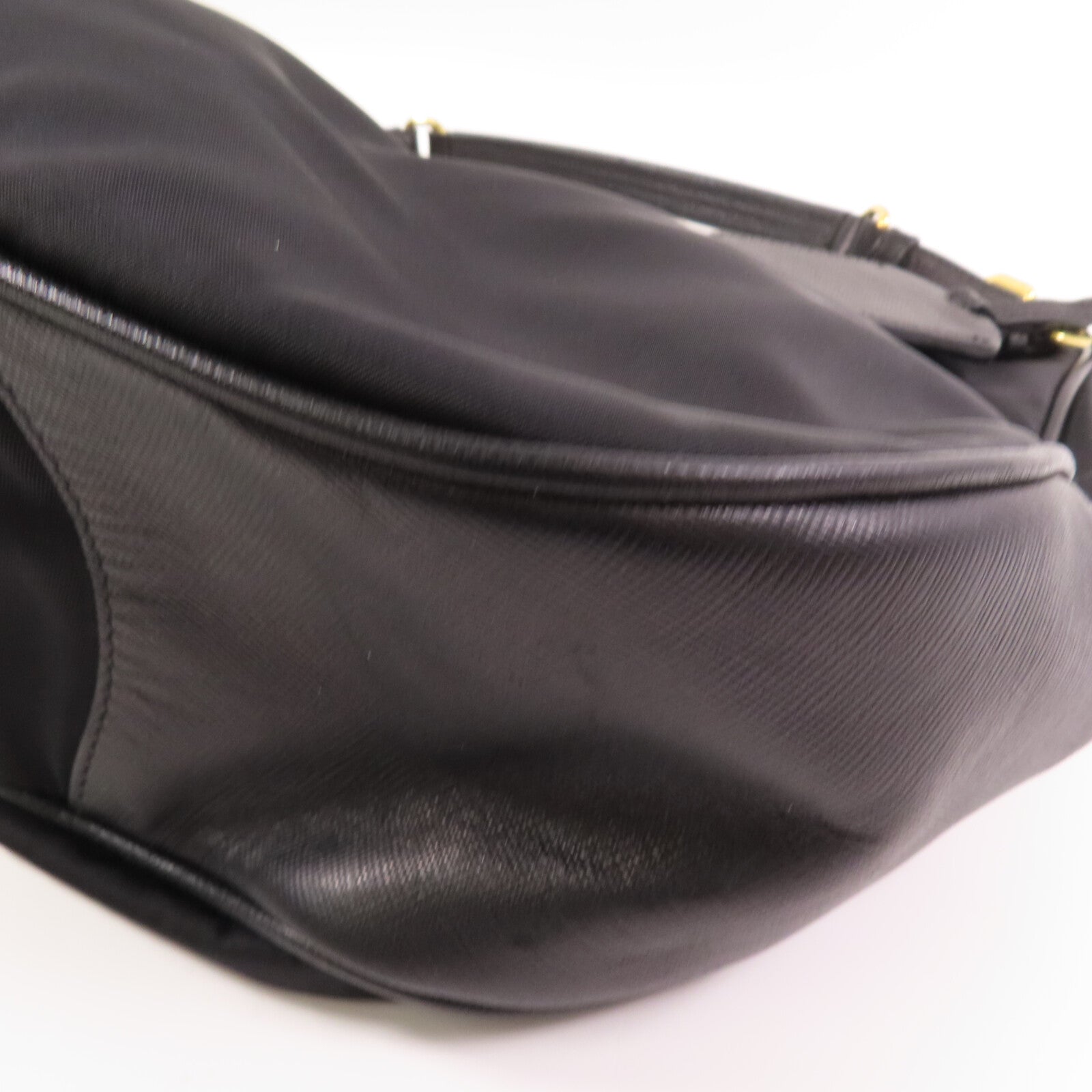 PRADA 尼龍/Saffiano皮革Hobo Bag金扣肩背袋