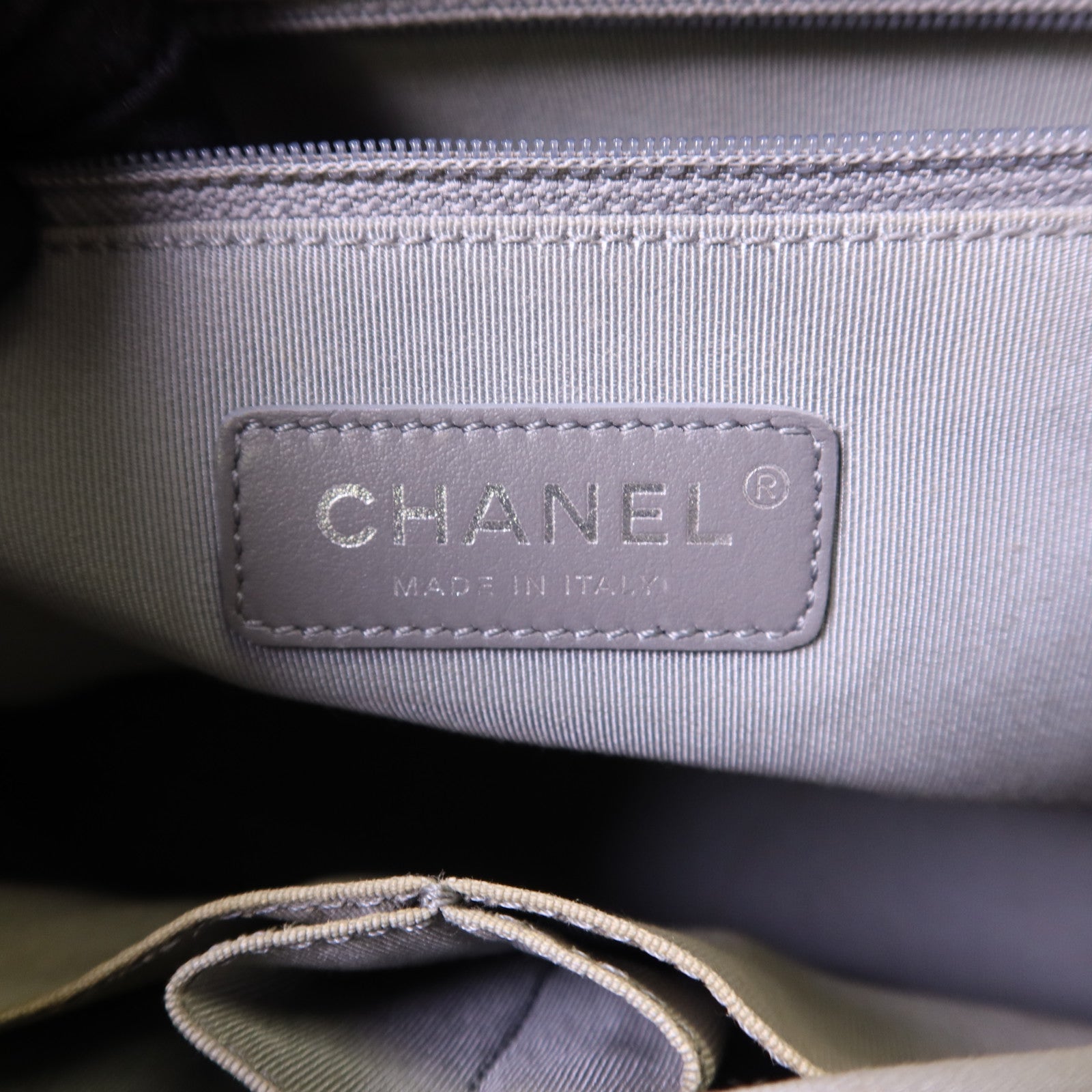 CHANEL 牛皮皮革Gabrielle Large鏈帶肩背袋