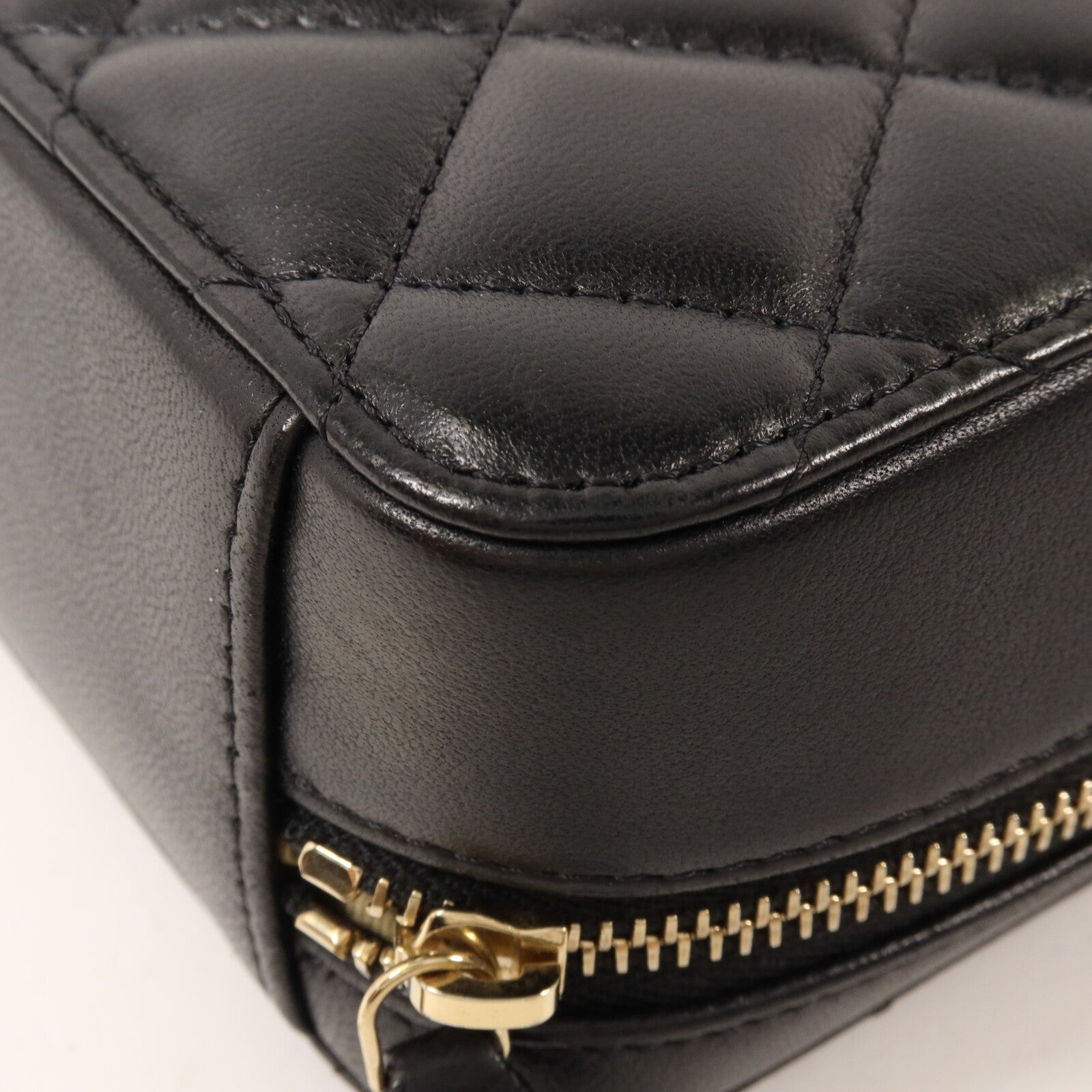 CHANEL 羊皮皮革Mini Vanity with Gold Ball鏈帶肩背袋