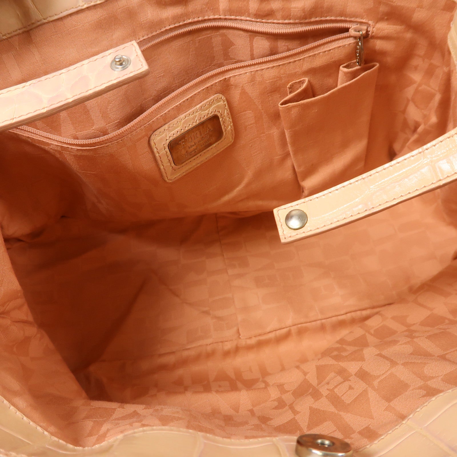 Furla 牛皮皮革Handbag銀扣手挽袋