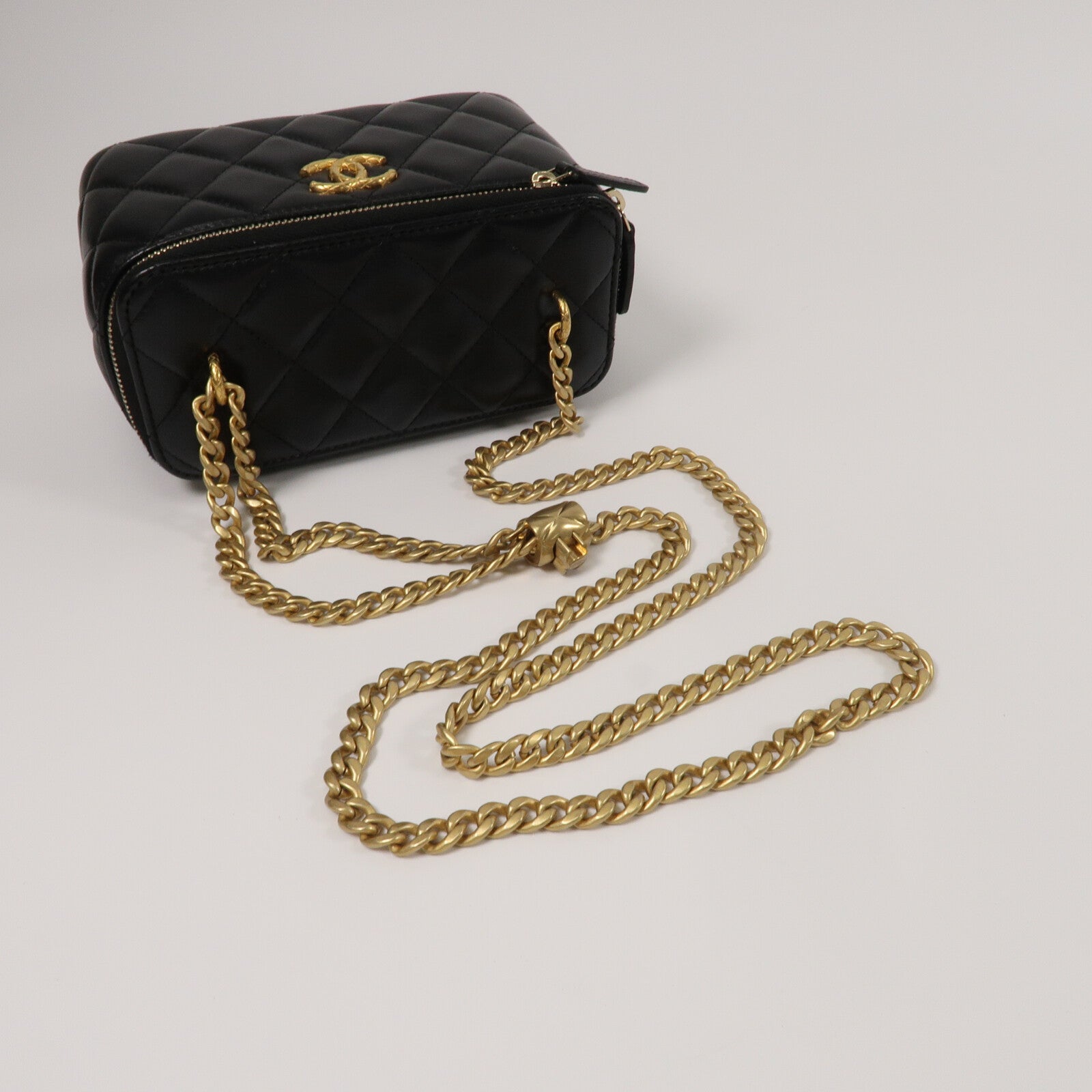 CHANEL 羊皮皮革Vanity Case鏈帶肩背袋