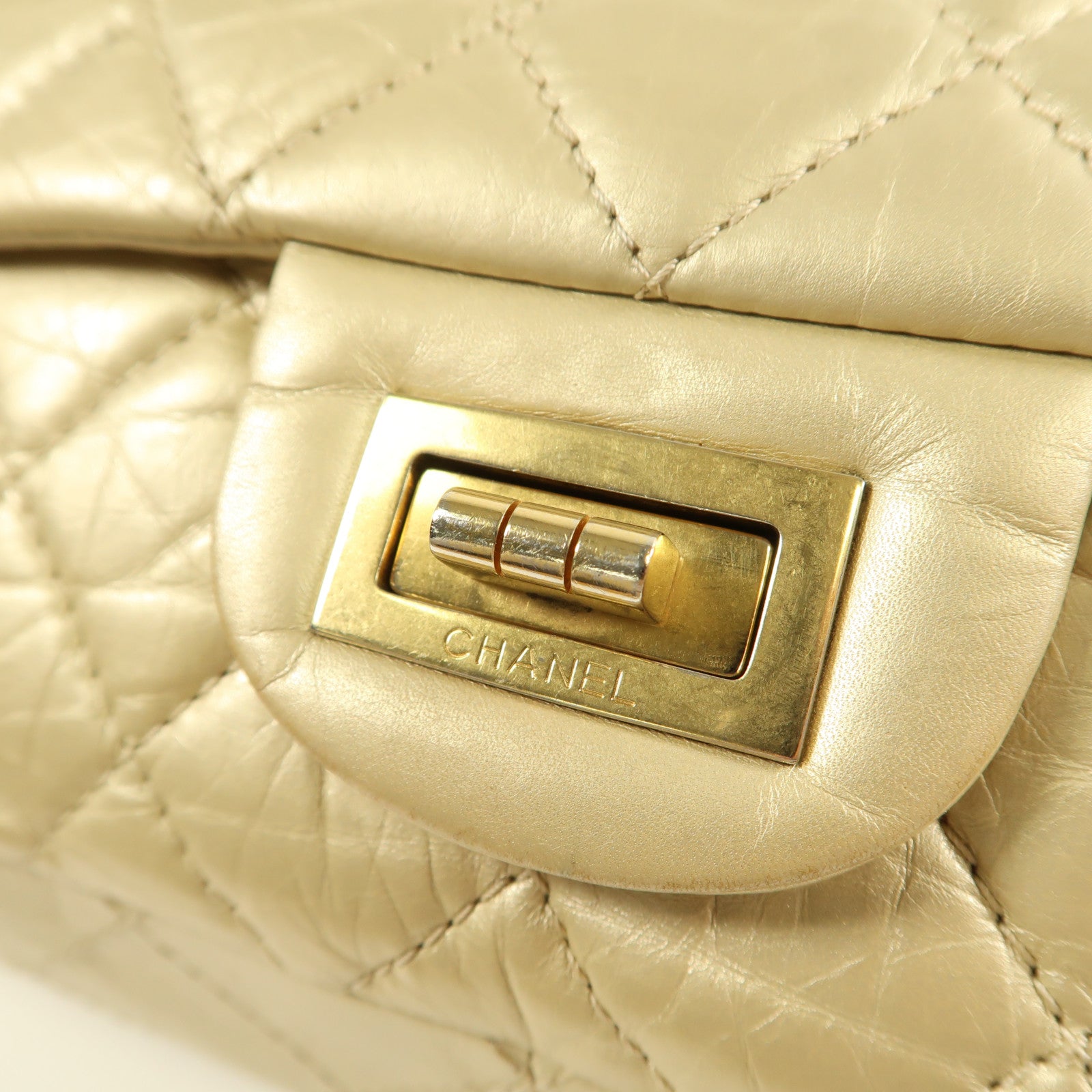 CHANEL 牛皮皮革Jumbo 2.55金扣鏈帶肩背袋