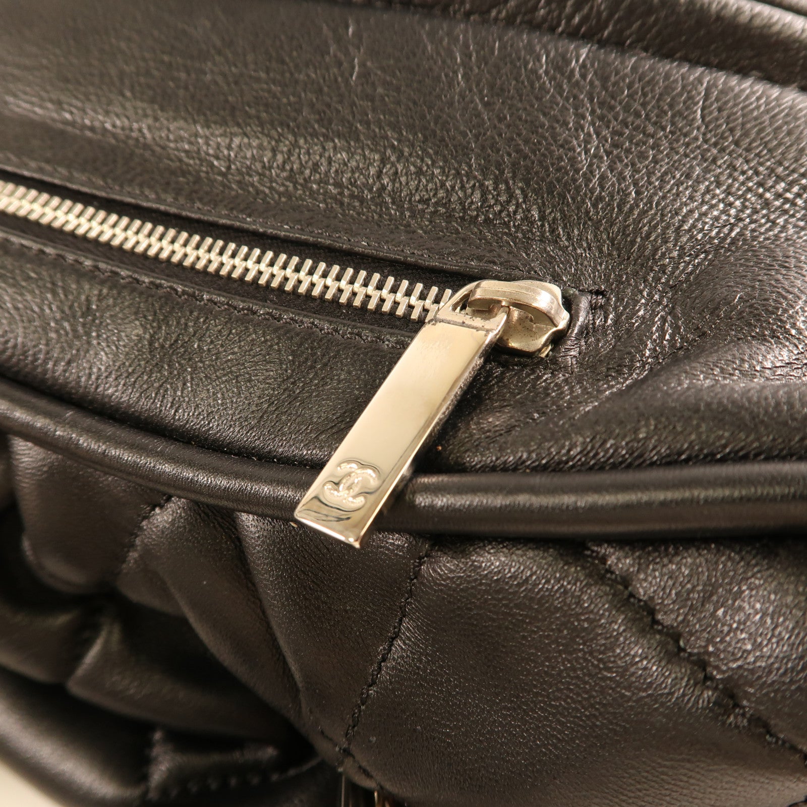 CHANEL 羊皮皮革Shoulder Bag銀扣肩背袋