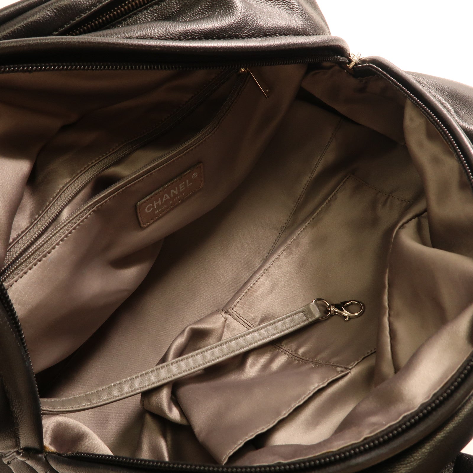 CHANEL 羊皮皮革Shoulder Bag銀扣肩背袋