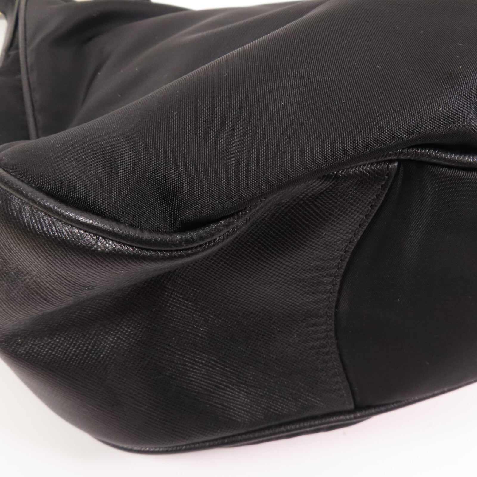 PRADA 尼龍/Saffiano皮革Hobo Bag金扣肩背袋