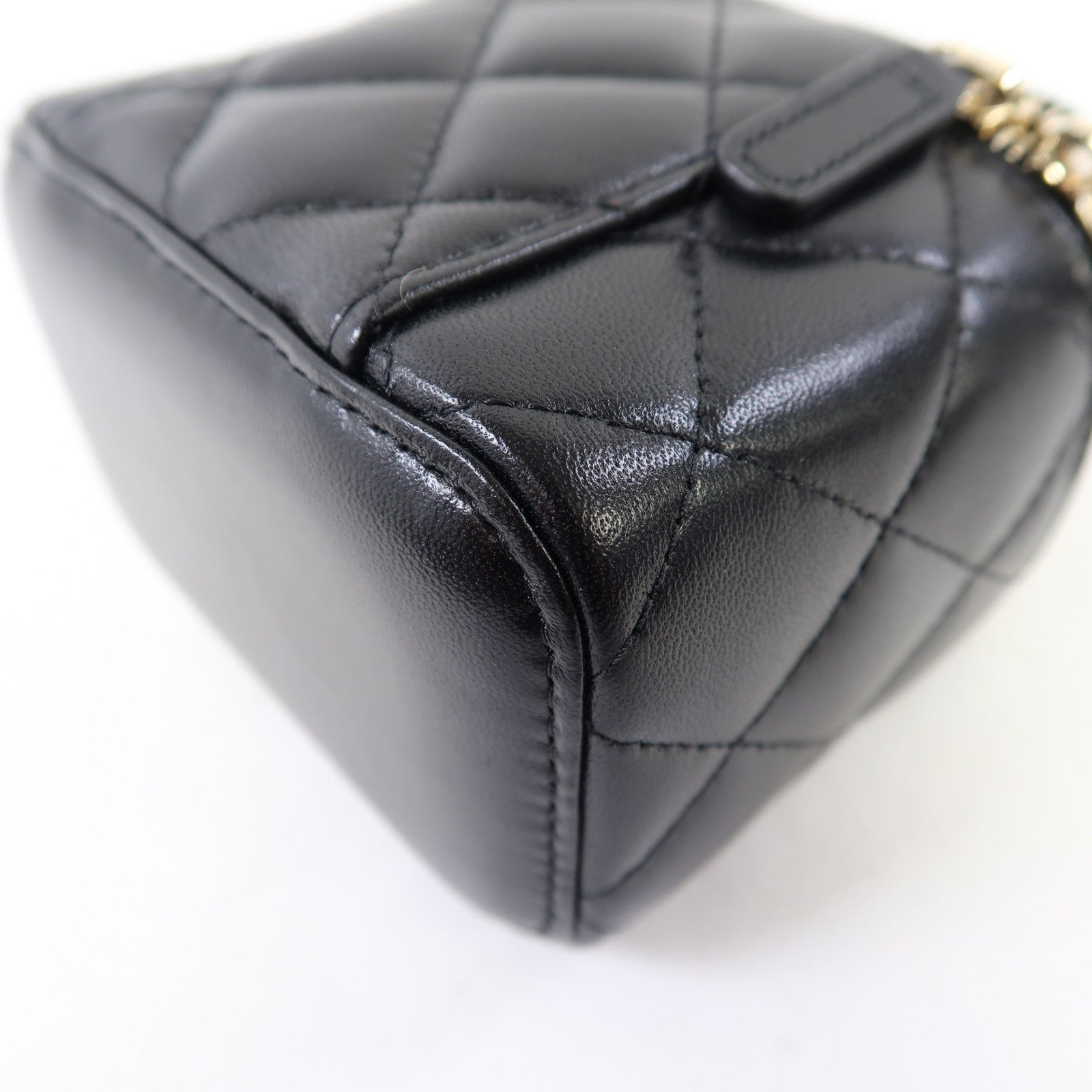 CHANEL 菱格羊皮皮革Vanity Case金扣鏈帶肩背袋黑色