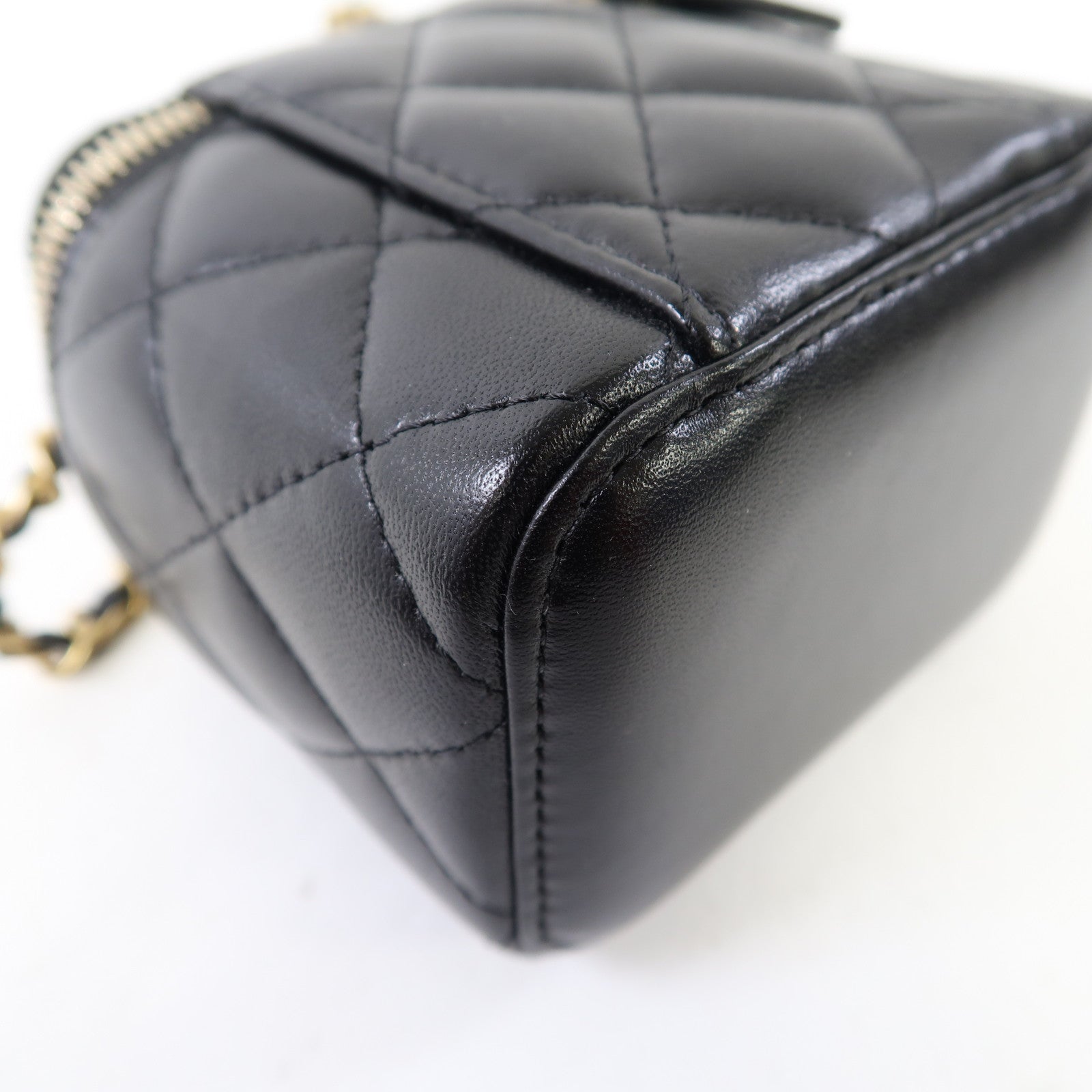 CHANEL 菱格羊皮皮革Vanity Case金扣鏈帶肩背袋黑色