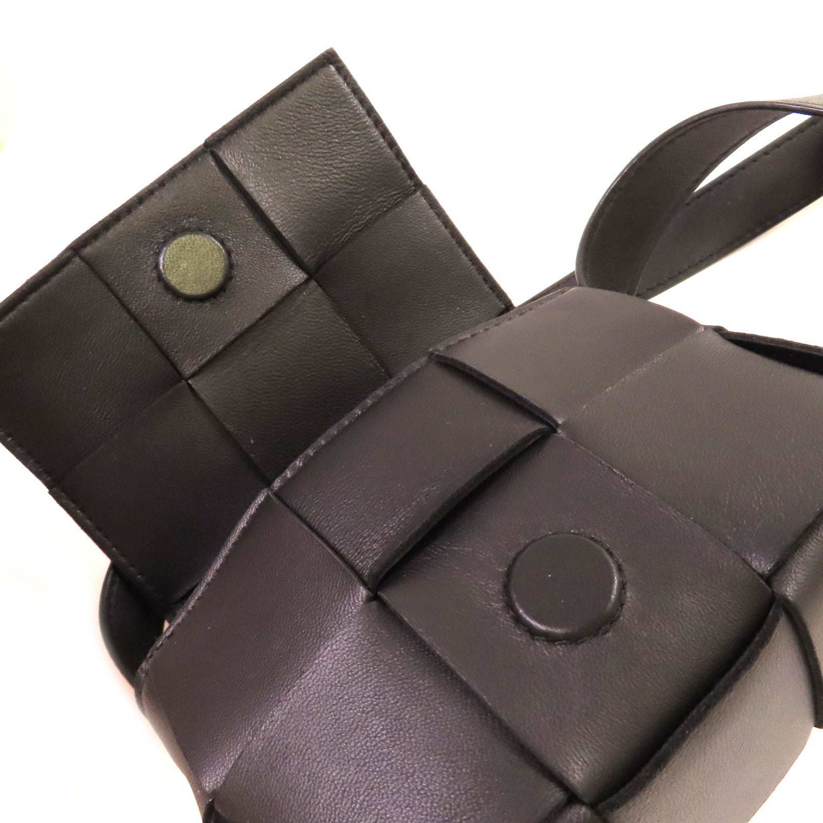 BOTTEGA VENETA 皮革Candy Cassette Shoulder Bag肩背袋黑色