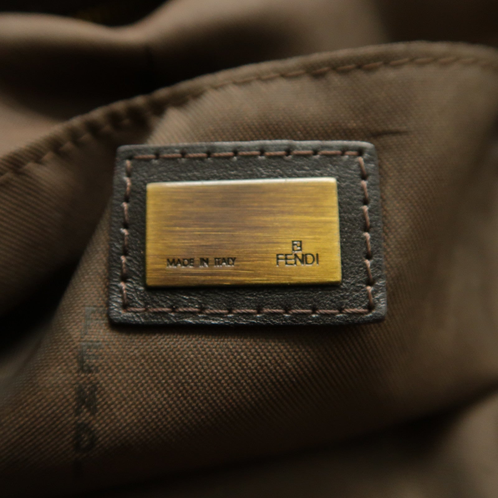 FENDI 帆布Shoulder Bag金扣肩背袋啡色
