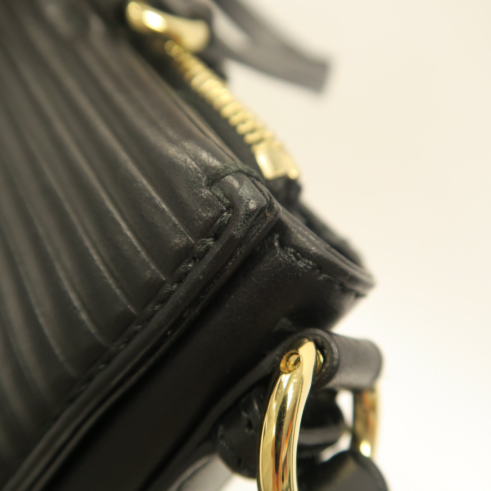 Salvatore Ferragamo 【激減優惠】牛皮皮革Shoulder Bag金扣手挽肩背兩用袋黑色